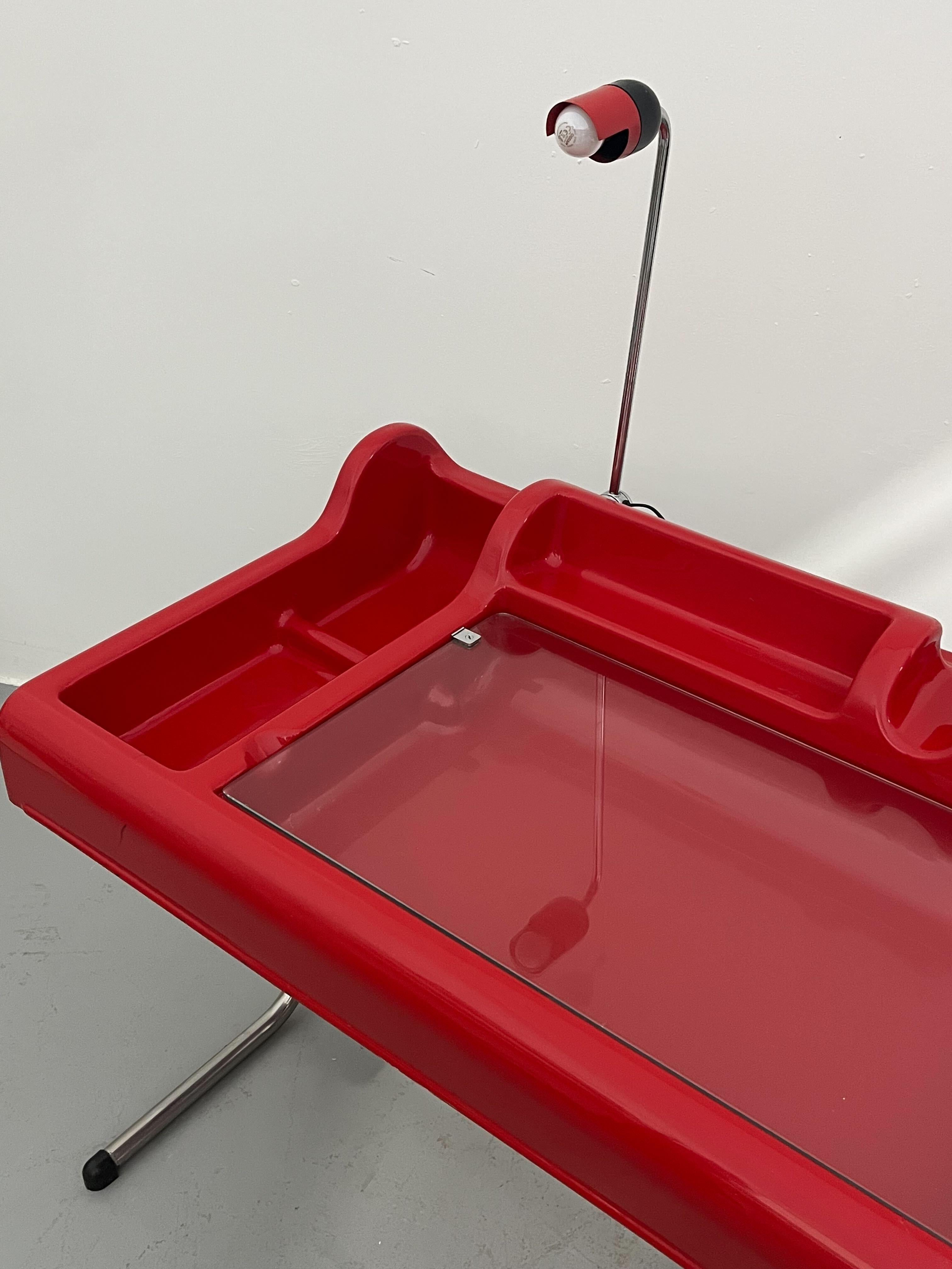 Parigi und Prina für Molteni Orix Schreibtisch mit integrierter Lampe , rot ca.1970er im Angebot 2
