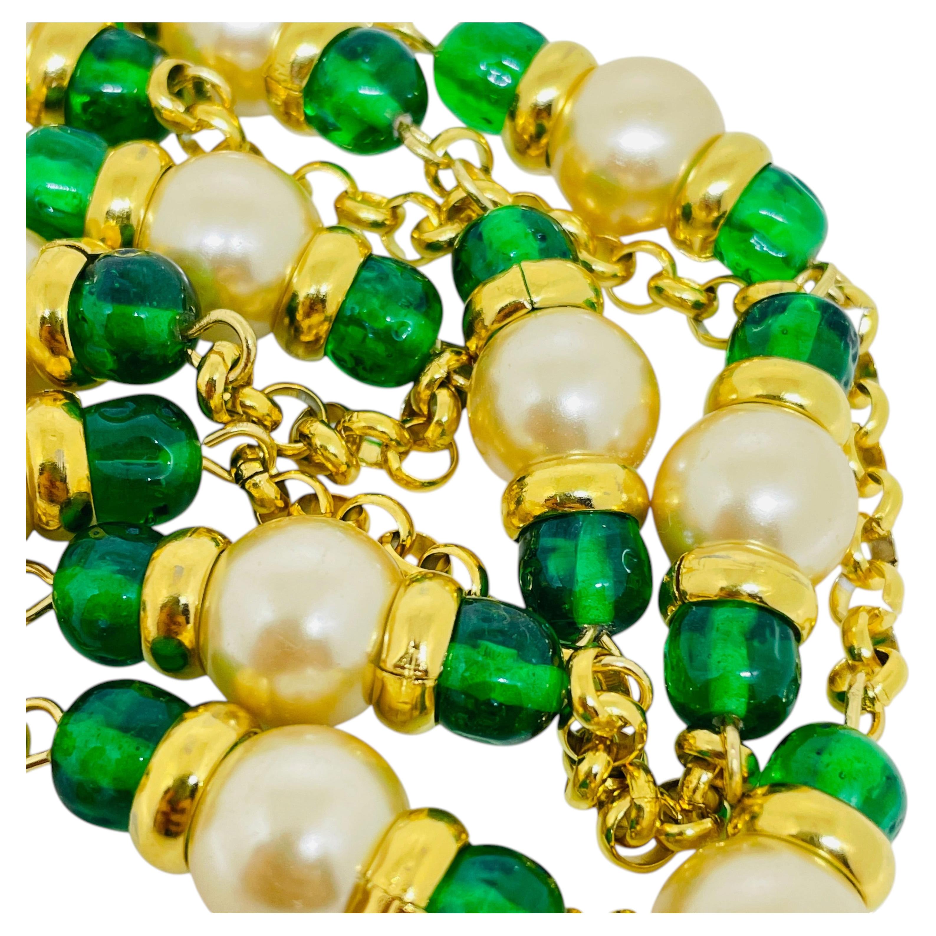 Collection PARIS années 1980 - Collier à chaîne plaquée or et perles de verre par DOROTA LASAK