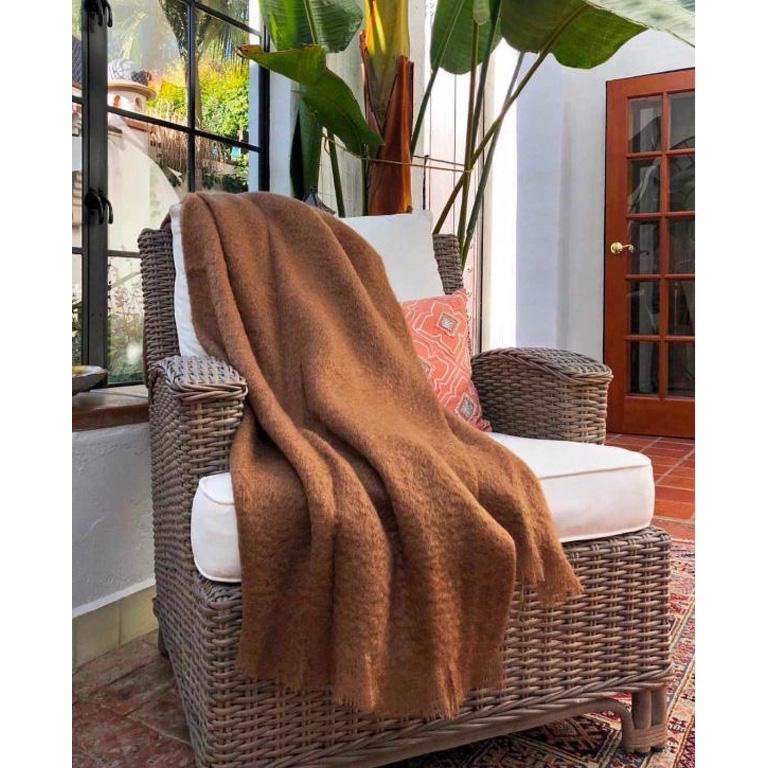 Moderno Coperta Paris - Coperta di lusso in mohair di capretto annodata a mano in vendita