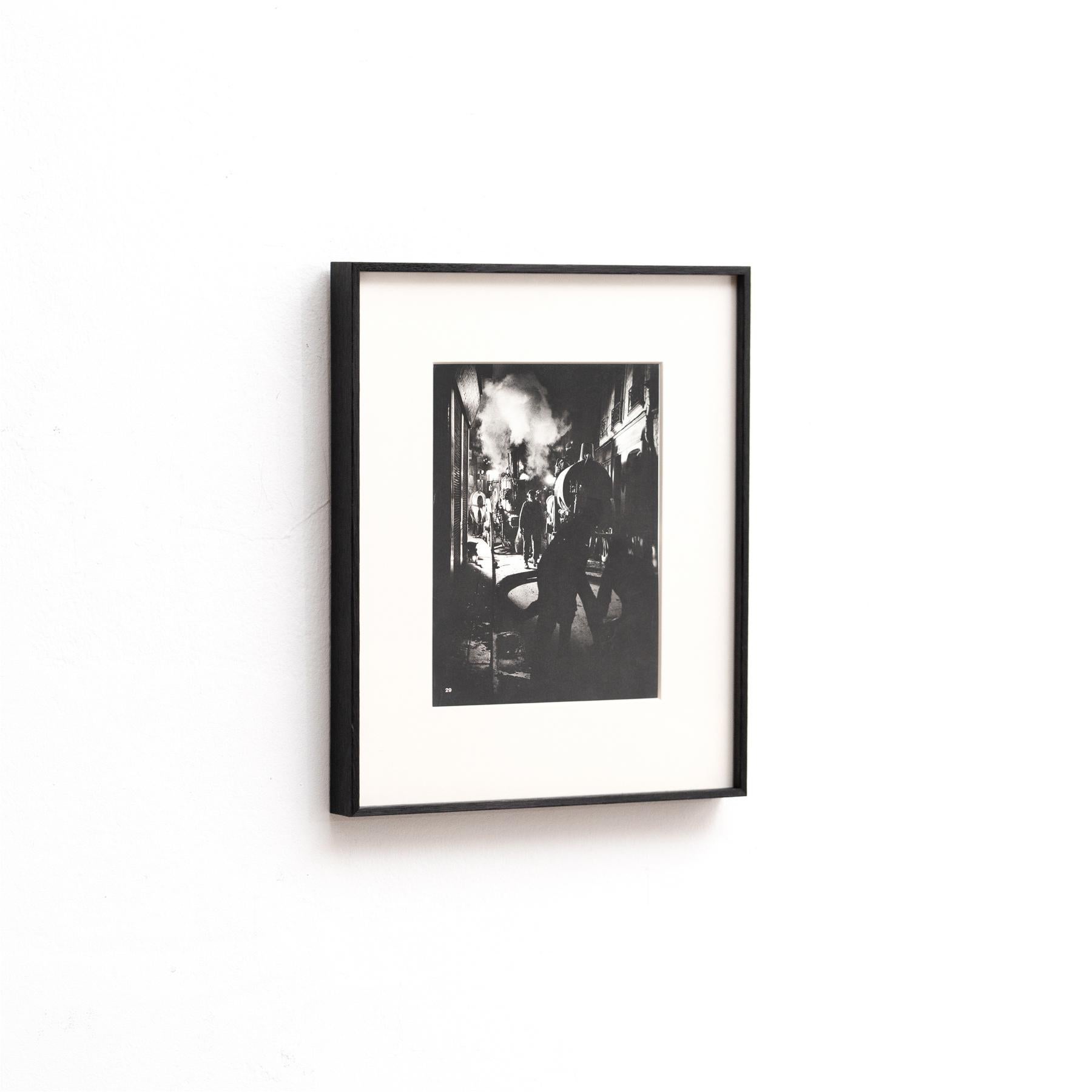 Paris by Night: Brassai's Rare Heliogravure Test Framed Print In Good Condition For Sale In Barcelona, Barcelona