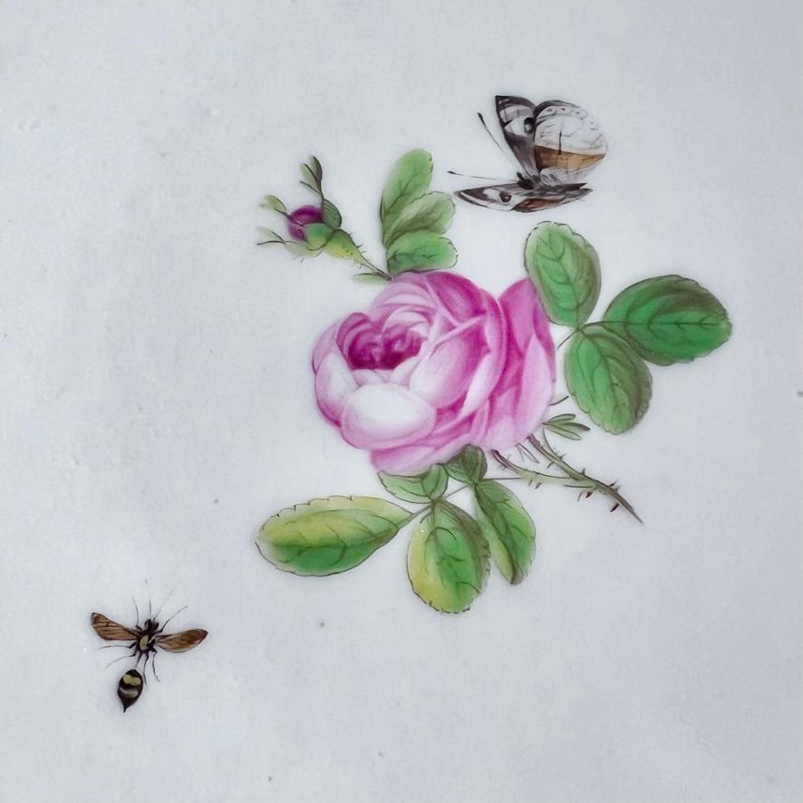 Pariser Clignancourt-Set aus 4 Tellern, schwarze, rosa Rosen, Schmetterlinge, 1780-1790 im Angebot 4