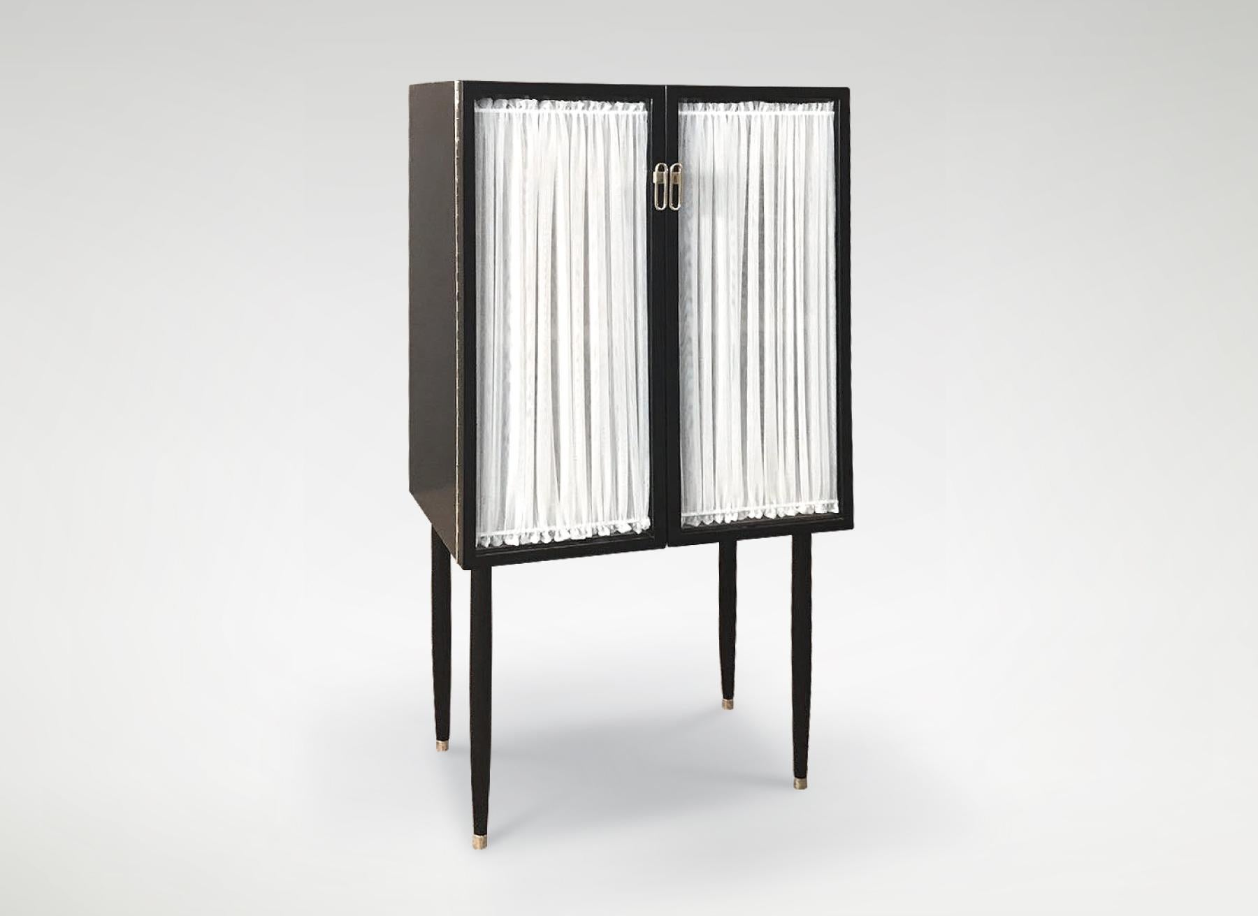 Laque de bar contemporaine 