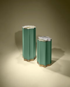 Pariser Zeitgenössischer Sockel in Grün von Lusa Peixoto