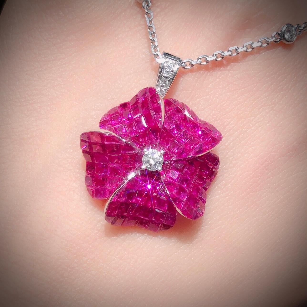Paris Craft House 10.55 Carat Ruby Diamond Flower Pendant in 18 Karat White Gold In New Condition For Sale In Hong Kong, HK