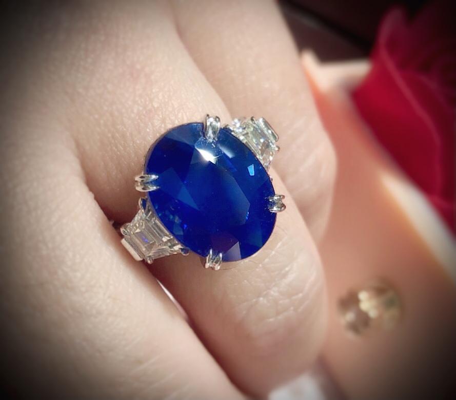 Paris Craft House 11.30 Carat GRS Cornflower Blue Sapphire Diamond Ring For Sale 1