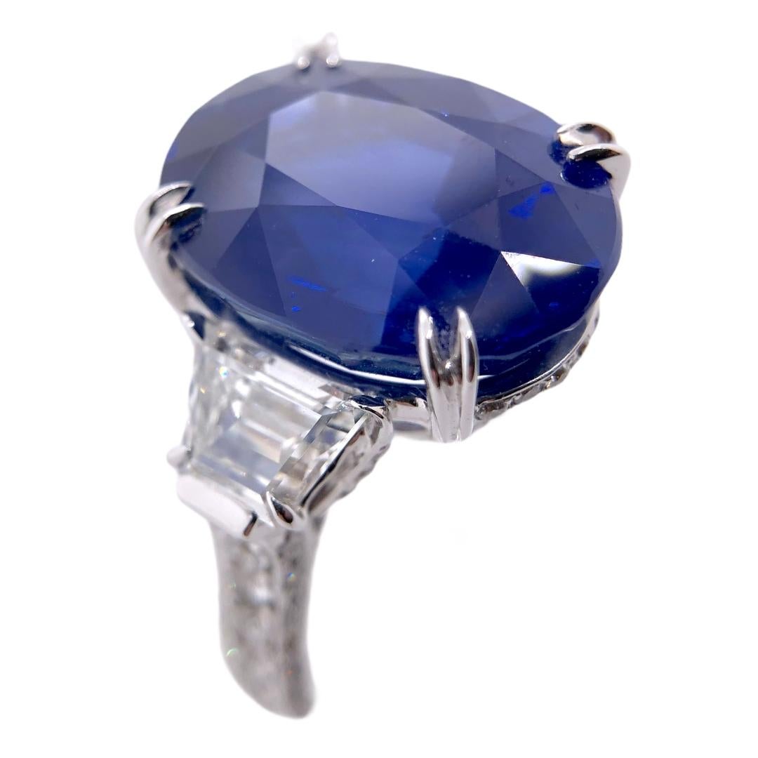 Oval Cut Paris Craft House 11.30 Carat GRS Cornflower Blue Sapphire Diamond Ring For Sale