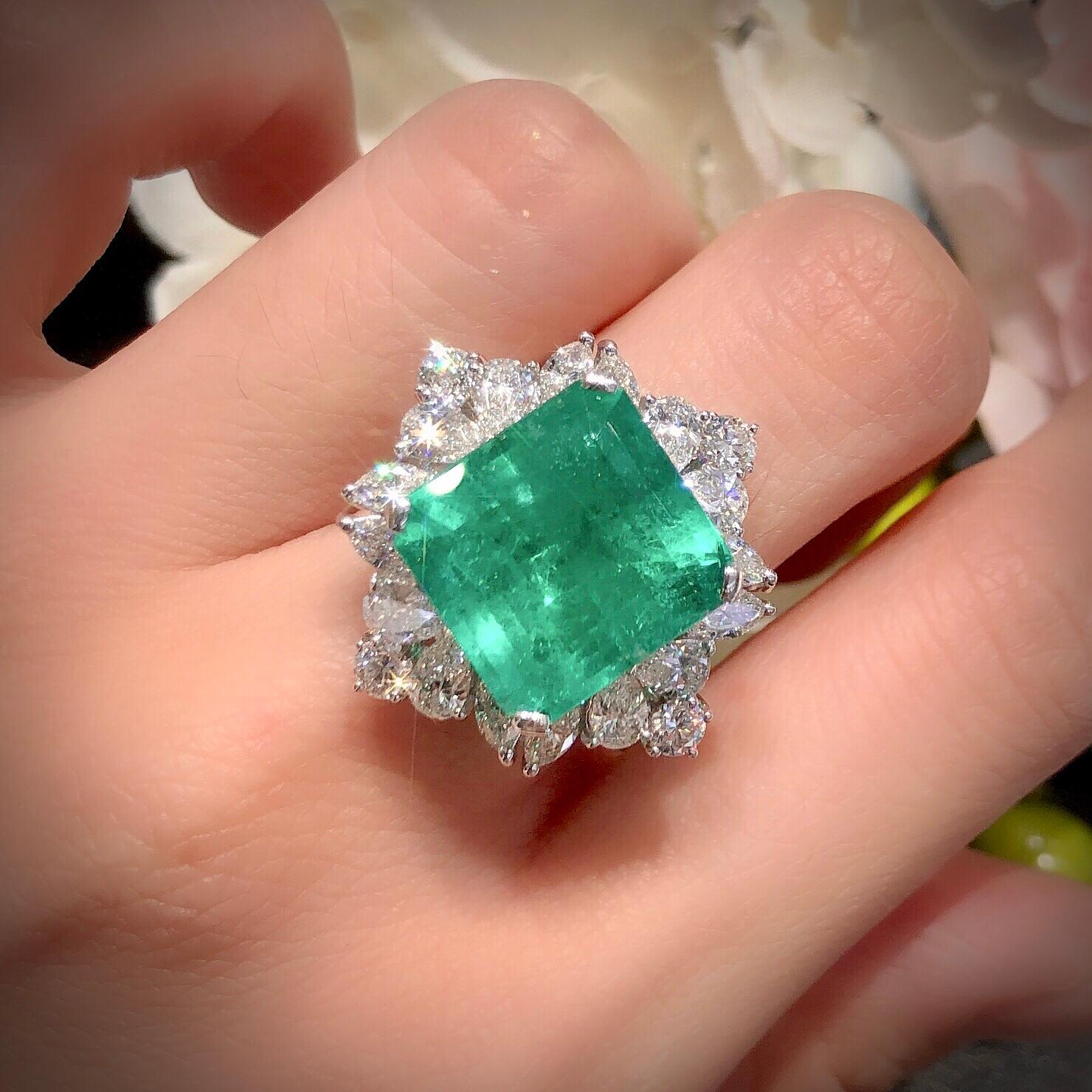 Paris Craft House 12.02 Carat GRS Certified Emerald Diamond Ring in 18K Gold For Sale 3