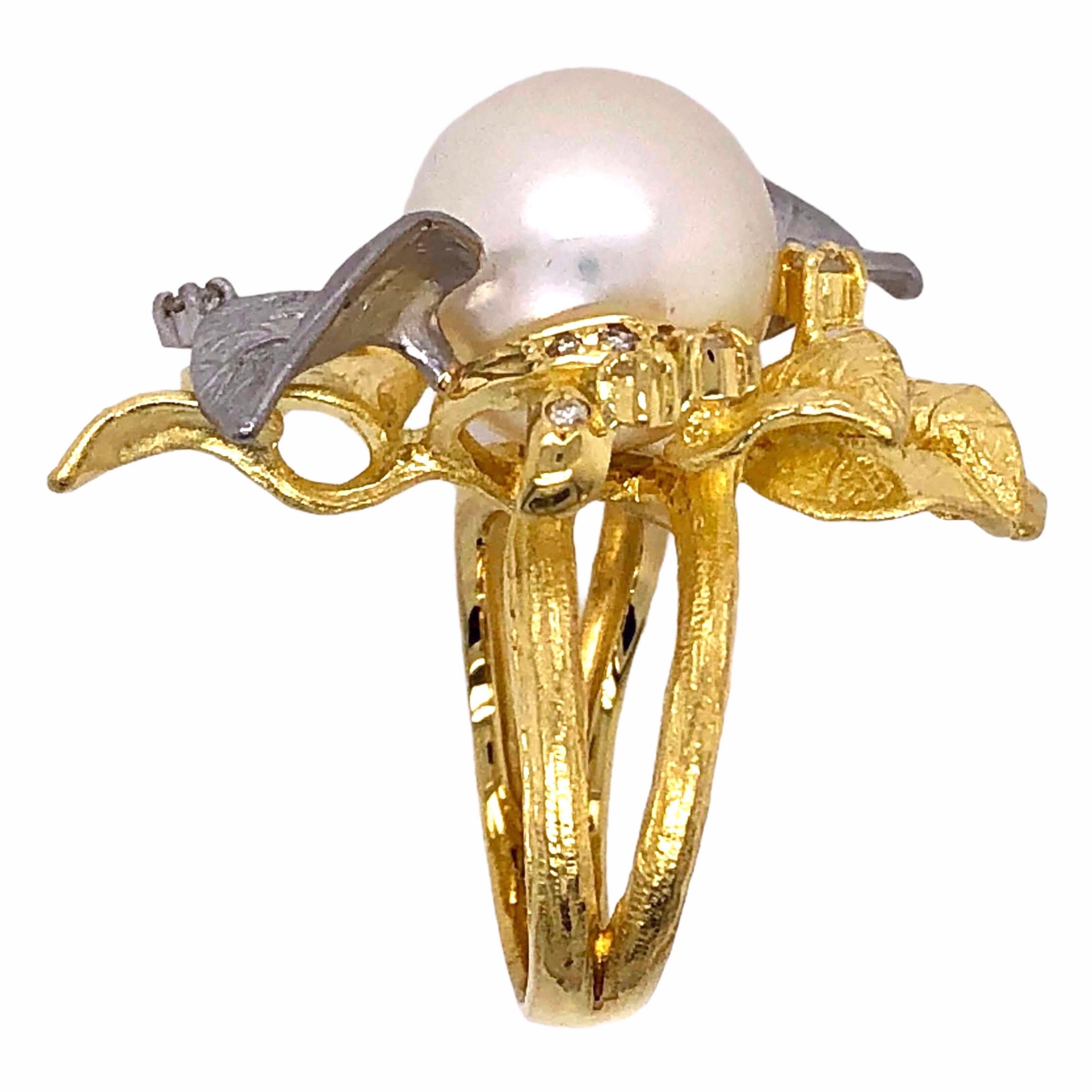 Paris Craft House Pearl Diamond Ring in 18 Karat Yellow Gold In New Condition For Sale In Hong Kong, HK