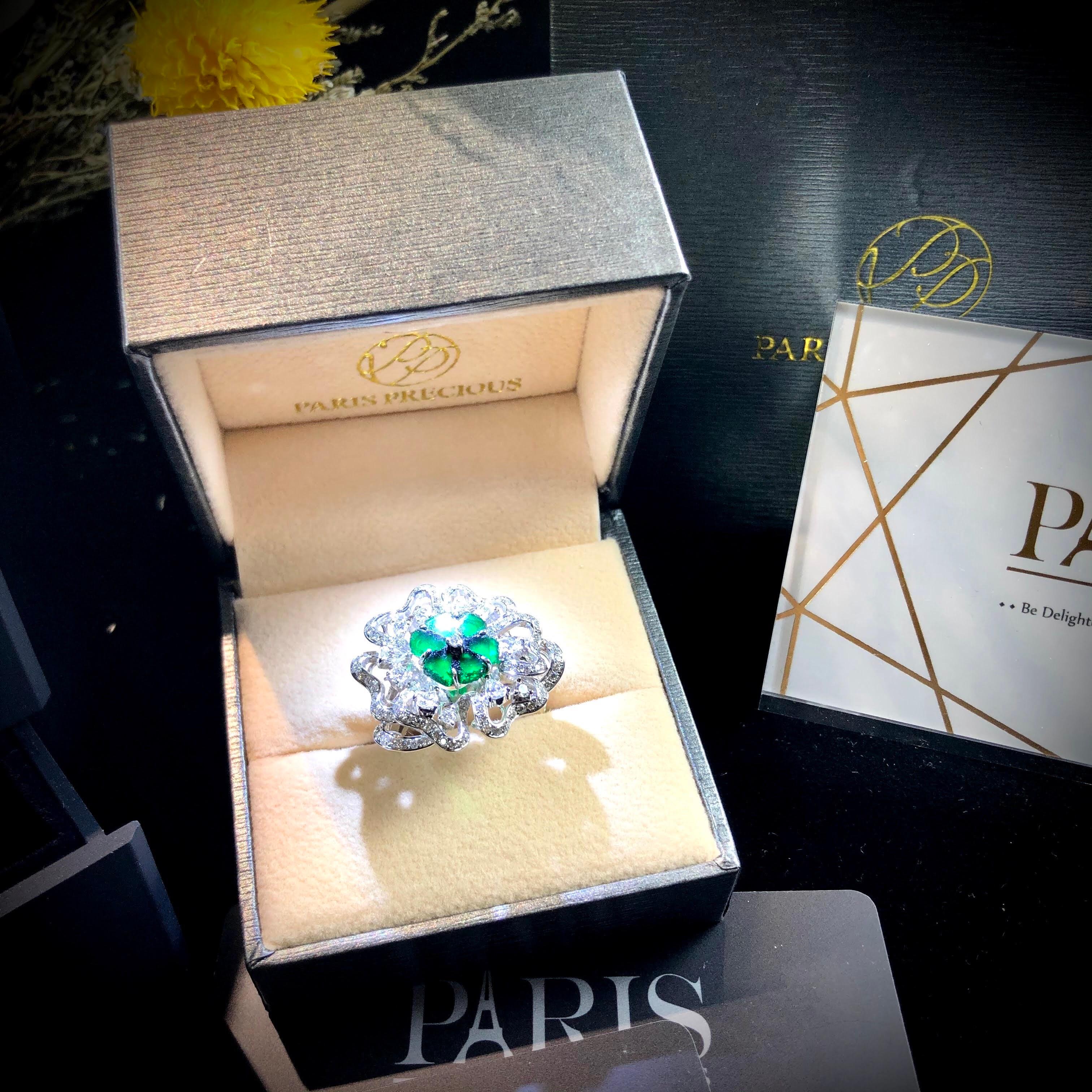 Rough Cut Paris Craft House 1.87ct Rough-Cut Emerald Diamond Flower Cocktail Ring in Gold For Sale