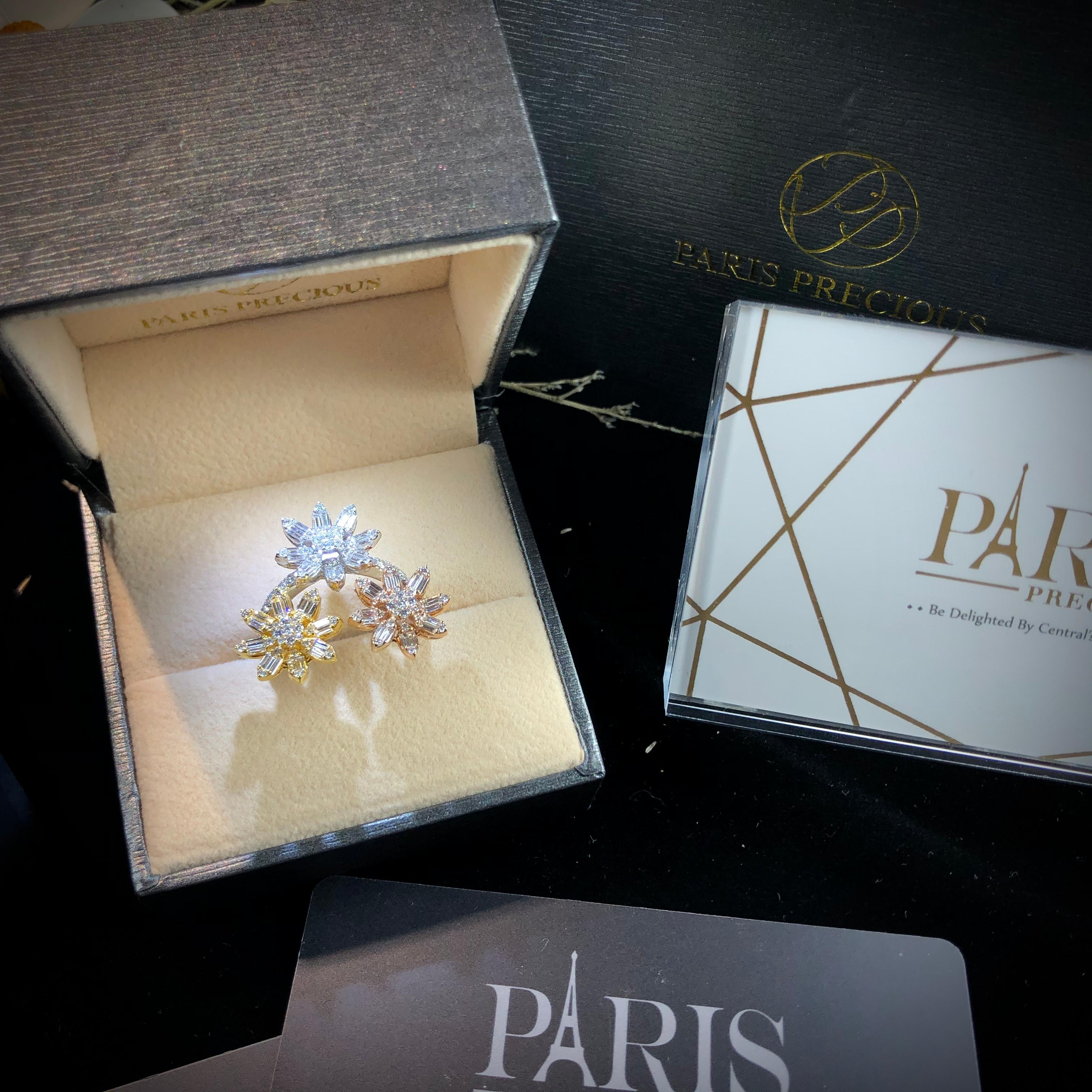Paris Craft House Diamond Flowers Ring in 18 Karat White/Yellow/Rose Gold For Sale 2