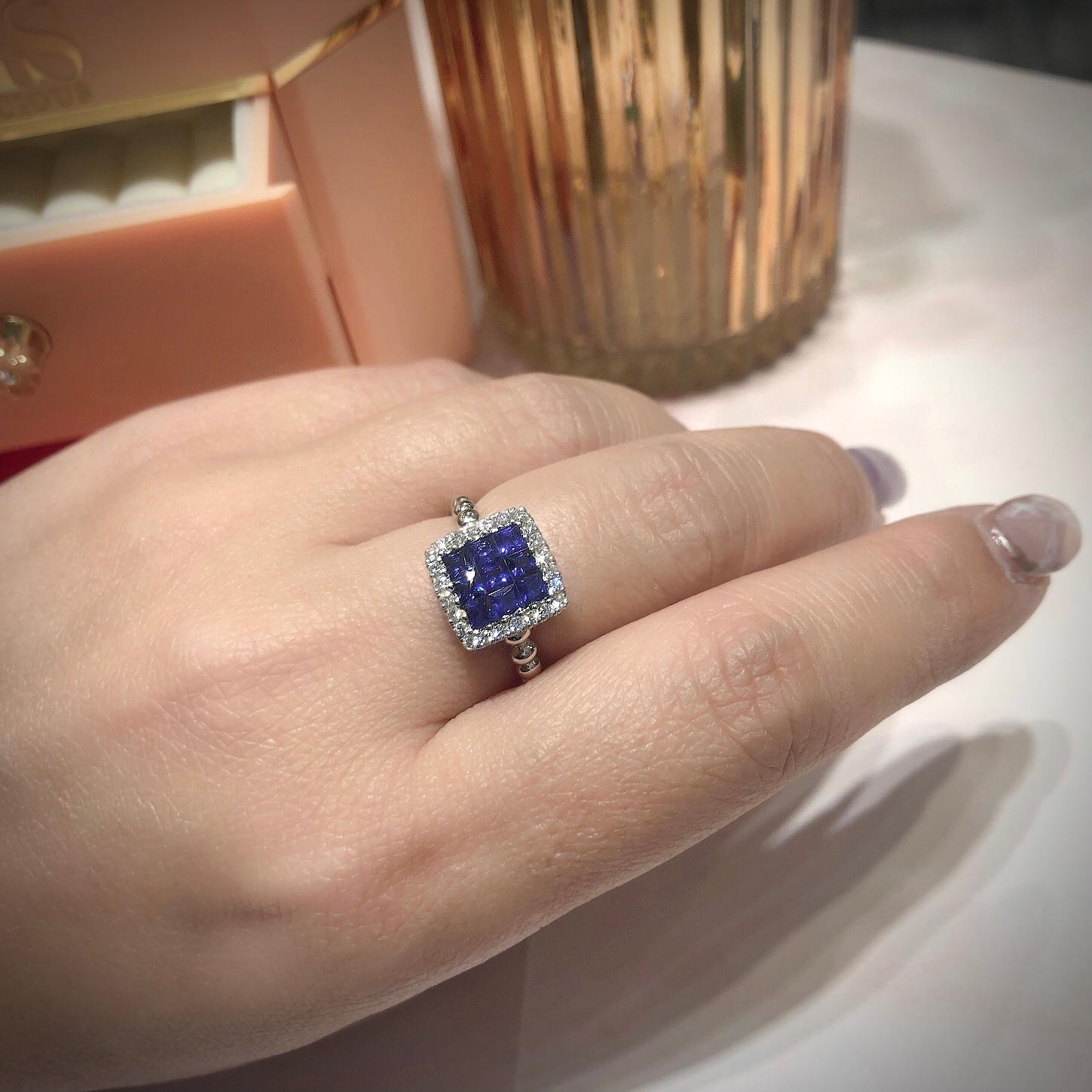 Women's Paris Craft House Sapphire Diamond Cluster Ring in 18 Karat White Gold For Sale