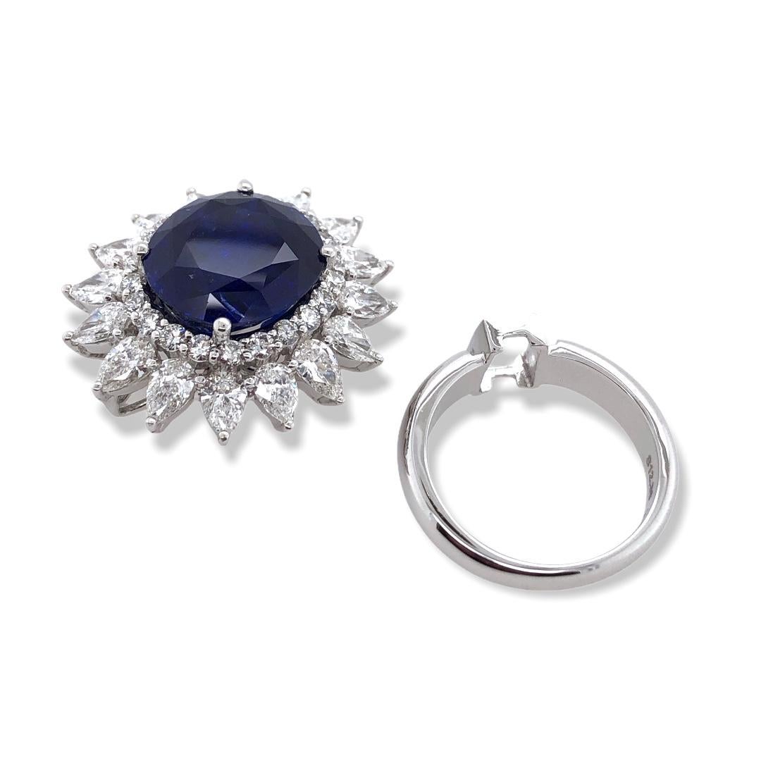 Paris Craft House Sapphire Diamond Cocktail Ring in 18 Karat White Gold In New Condition For Sale In Hong Kong, HK