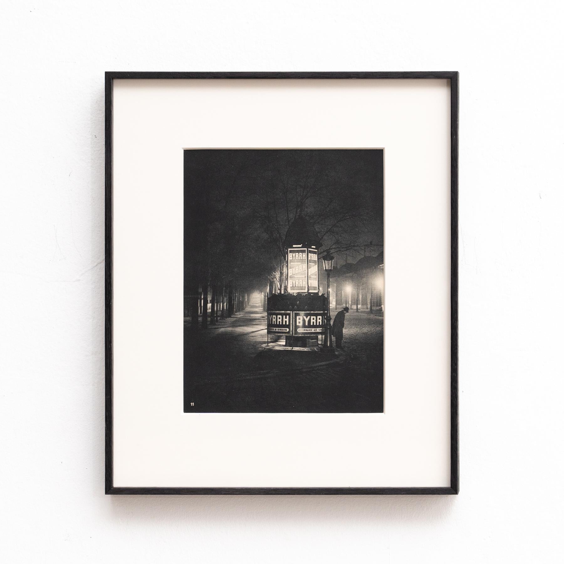 Paris de Nuit: Rare Framed Heliogravure by Brassai, 1933 In Good Condition For Sale In Barcelona, Barcelona