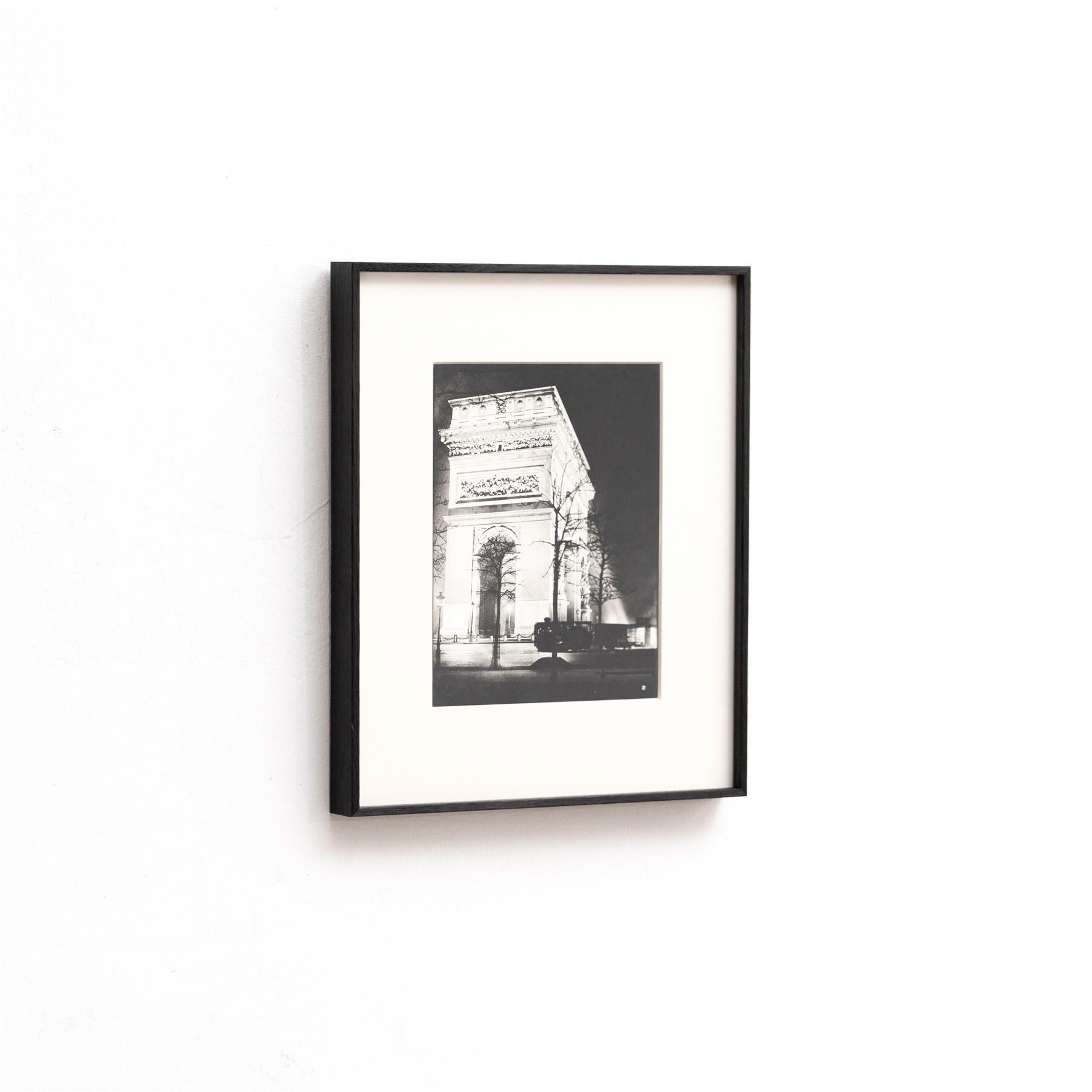 Paris de Nuit: Seltene gerahmte Heliogravur von Brassai, 1933 im Zustand „Gut“ im Angebot in Barcelona, Barcelona