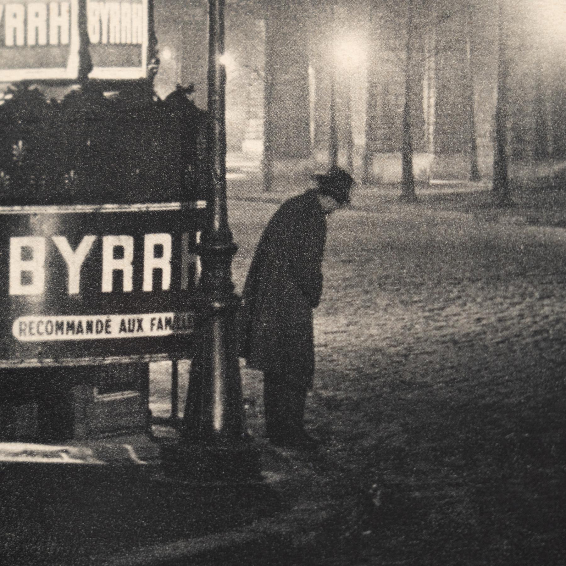 Paris de Nuit: Seltene gerahmte Heliogravur von Brassai, 1933 im Angebot 2