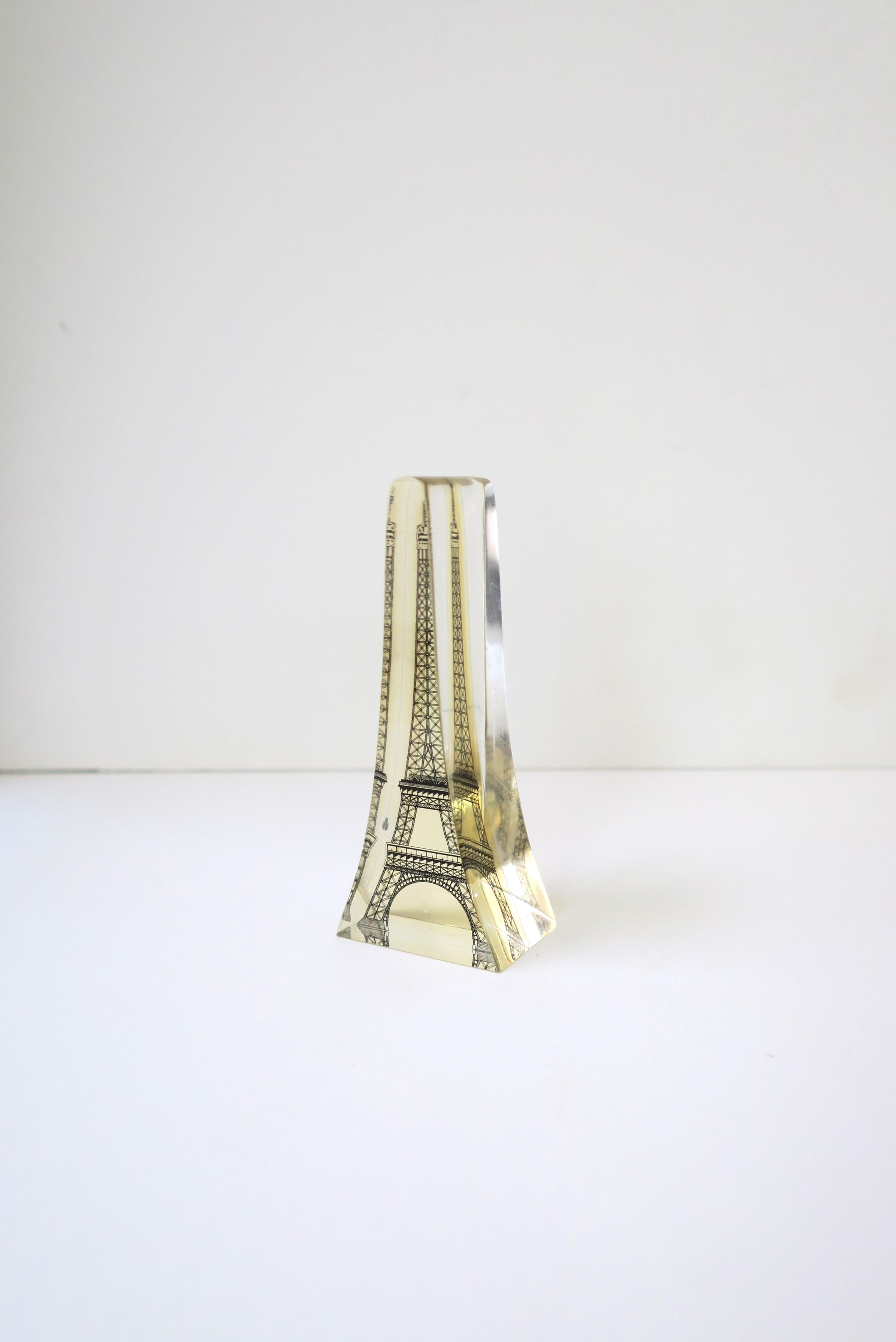 Paris Eiffel Tower in the style of Brazilian Artist Abraham Palatnik For Sale 1
