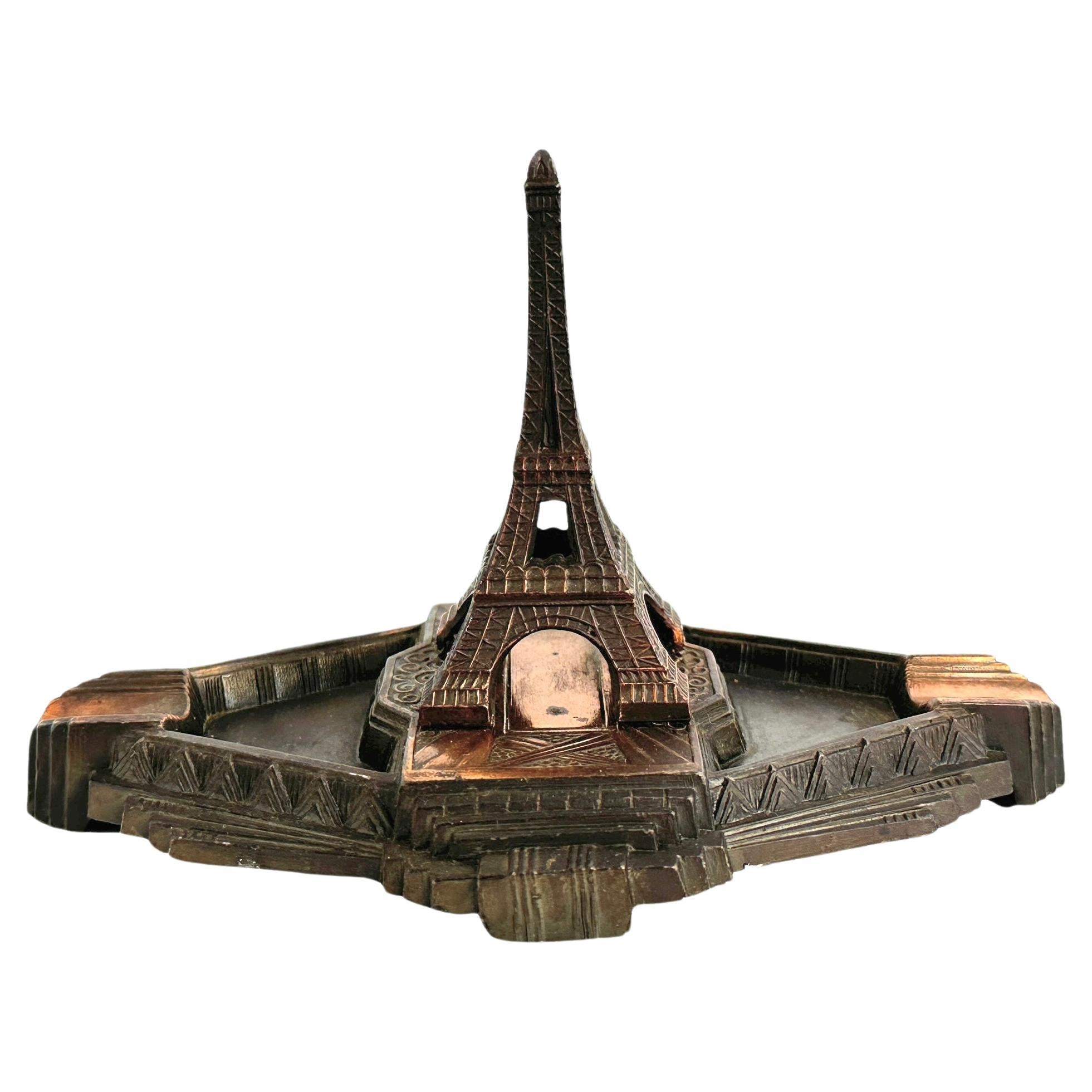 Paris France Eiffel Tower Souvenir Building Architectural Model Ashtray, vintage