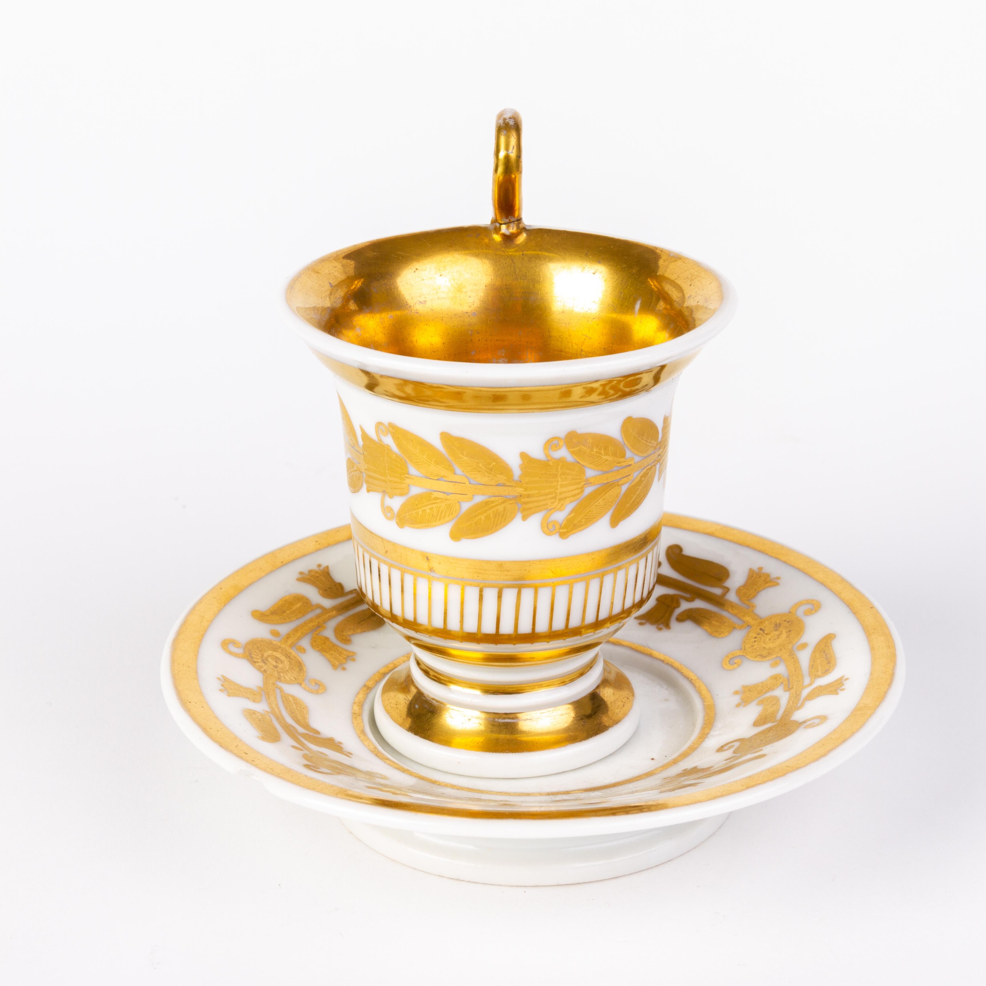 Paris French Gilt Porcelain Empire Teacup & Saucer ca. 1790 18th Century In Good Condition In Nottingham, GB