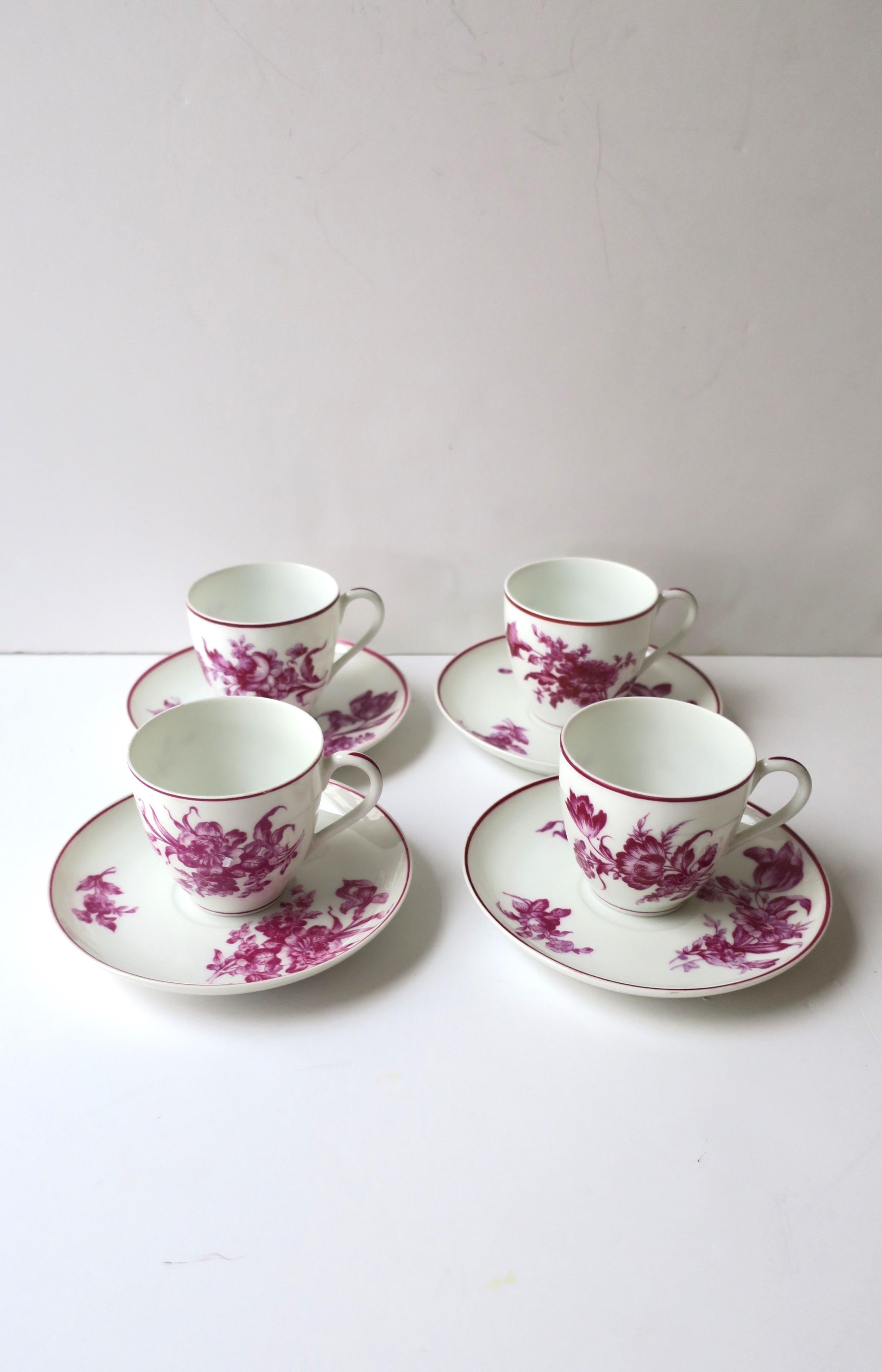 Paris French Porcelain Coffee Espresso or Tea Demitasse Cup & Saucer, Set of 4 In Good Condition For Sale In New York, NY