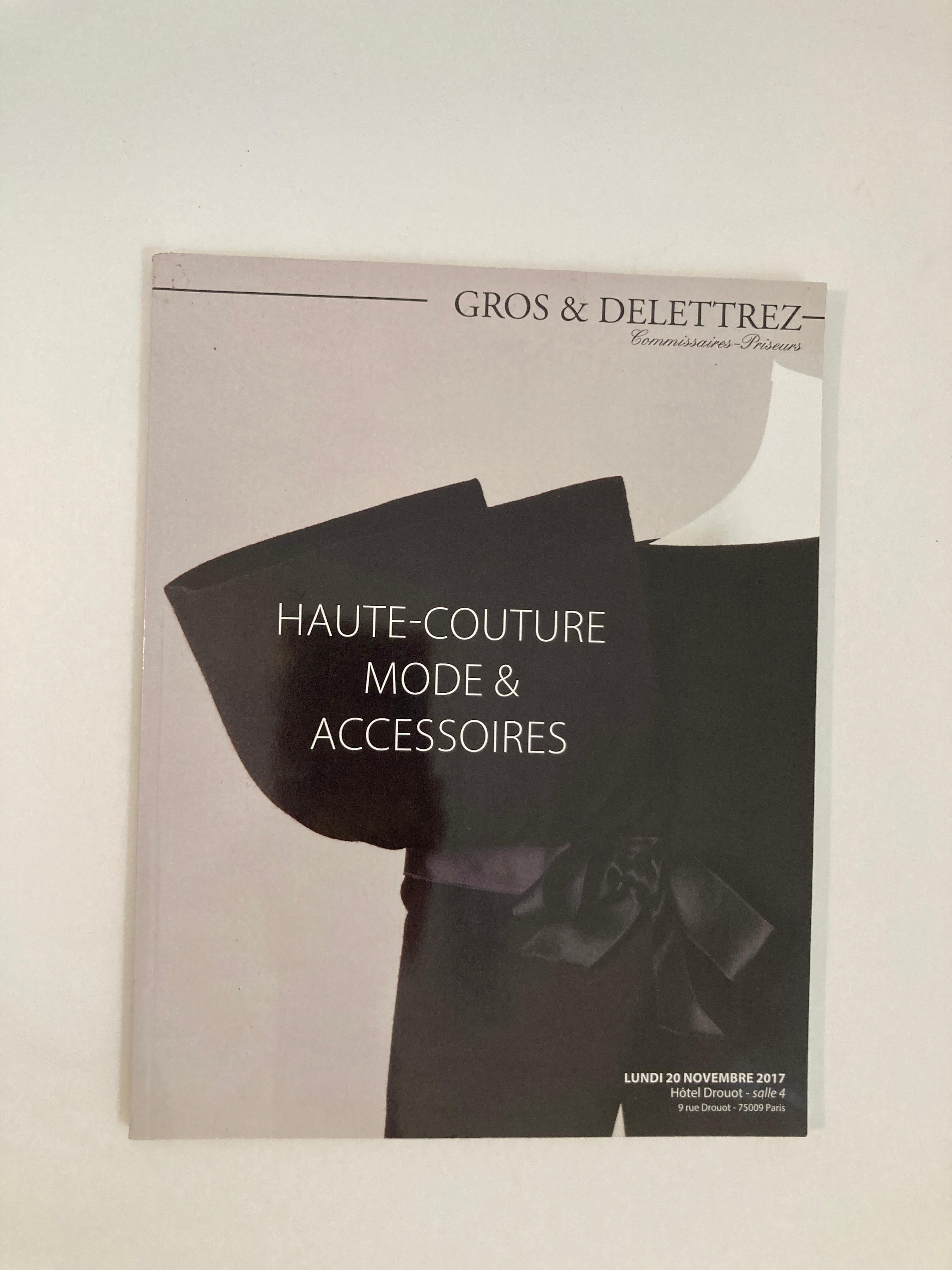 Pariser Haute Couture-Auktionskatalog 2017, herausgegeben von Gros & Delettrez im Angebot 7