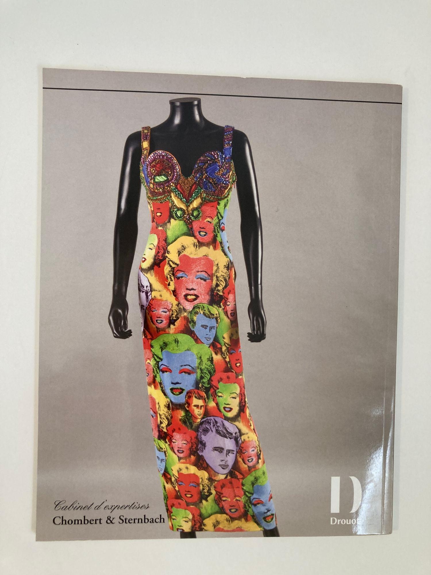 XXIe siècle et contemporain Catalogue des ventes aux enchères de la Haute Couture de Paris 2017 publié par Gros & Delettrez en vente