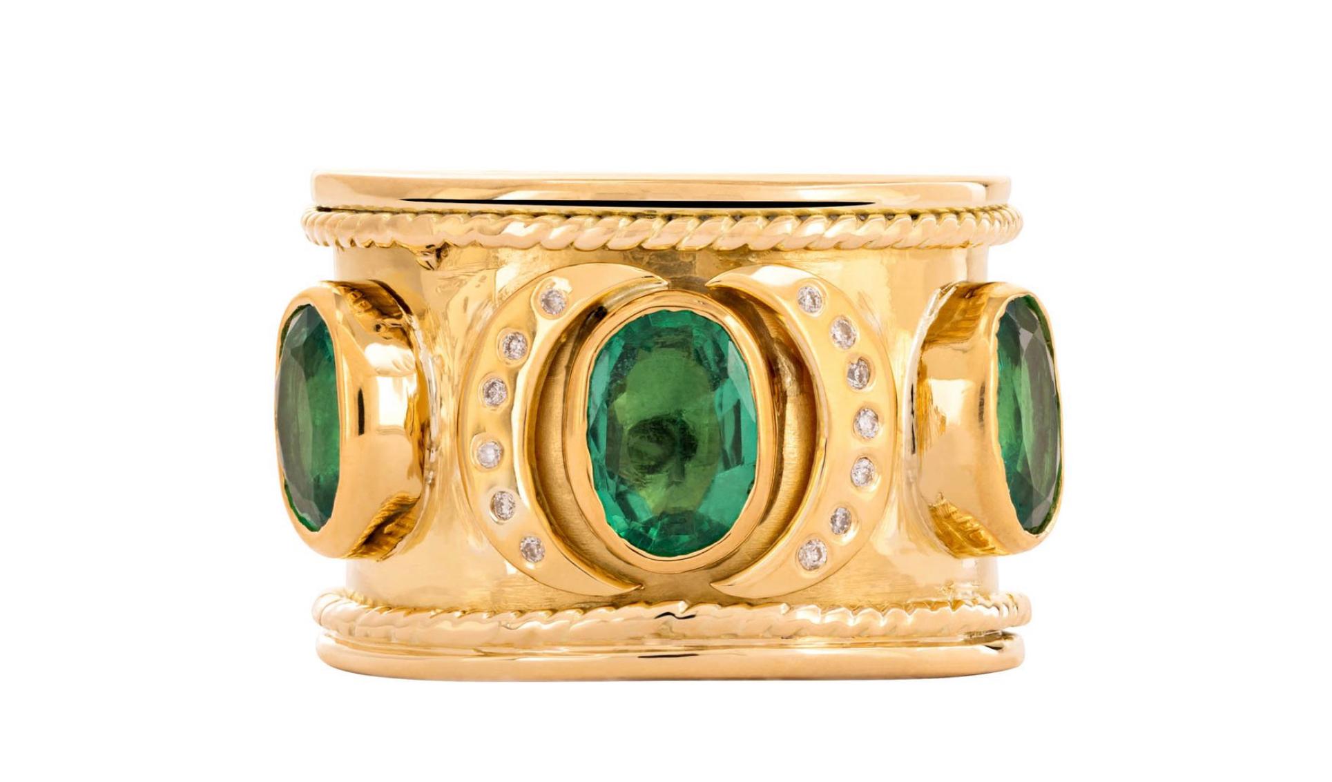Contemporary Paris & Lily 22K Gold, Emerald and Diamond Wide Band Ring For Sale