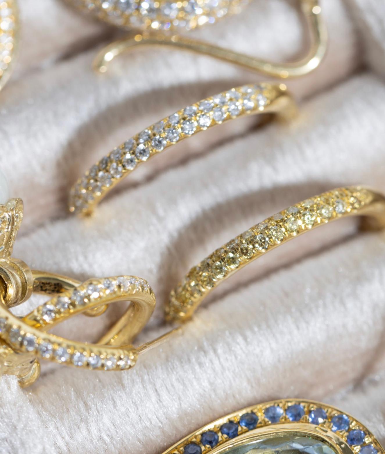 Contemporain Paris & Lily, bague faite à la main, en or 22 carats, pavé de diamants jaunes en vente