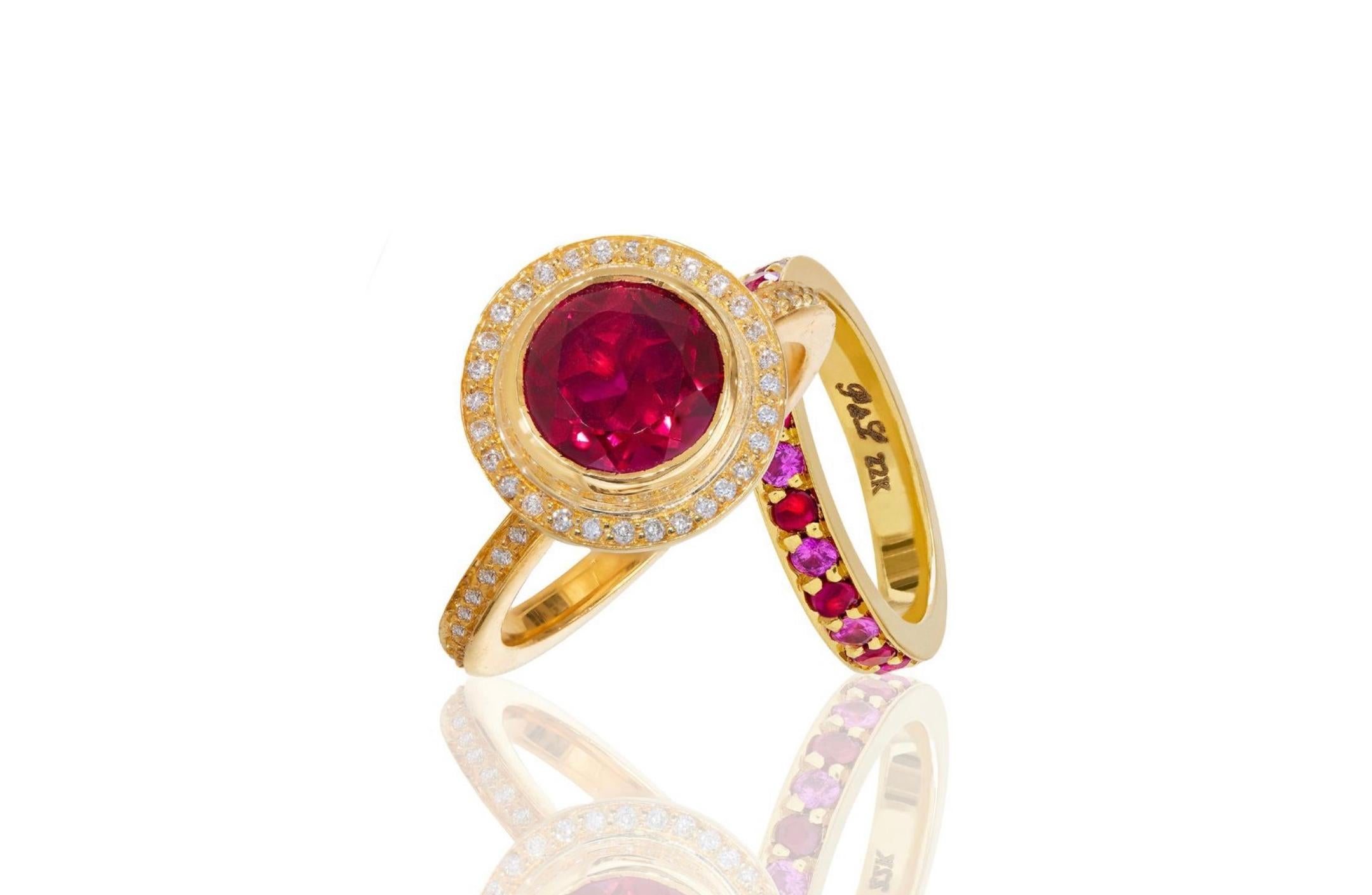 Contemporary Paris & Lily, One-Of-A-Kind, Handmade, 22K Gold, Ruby and Pink Sapphire Band For Sale