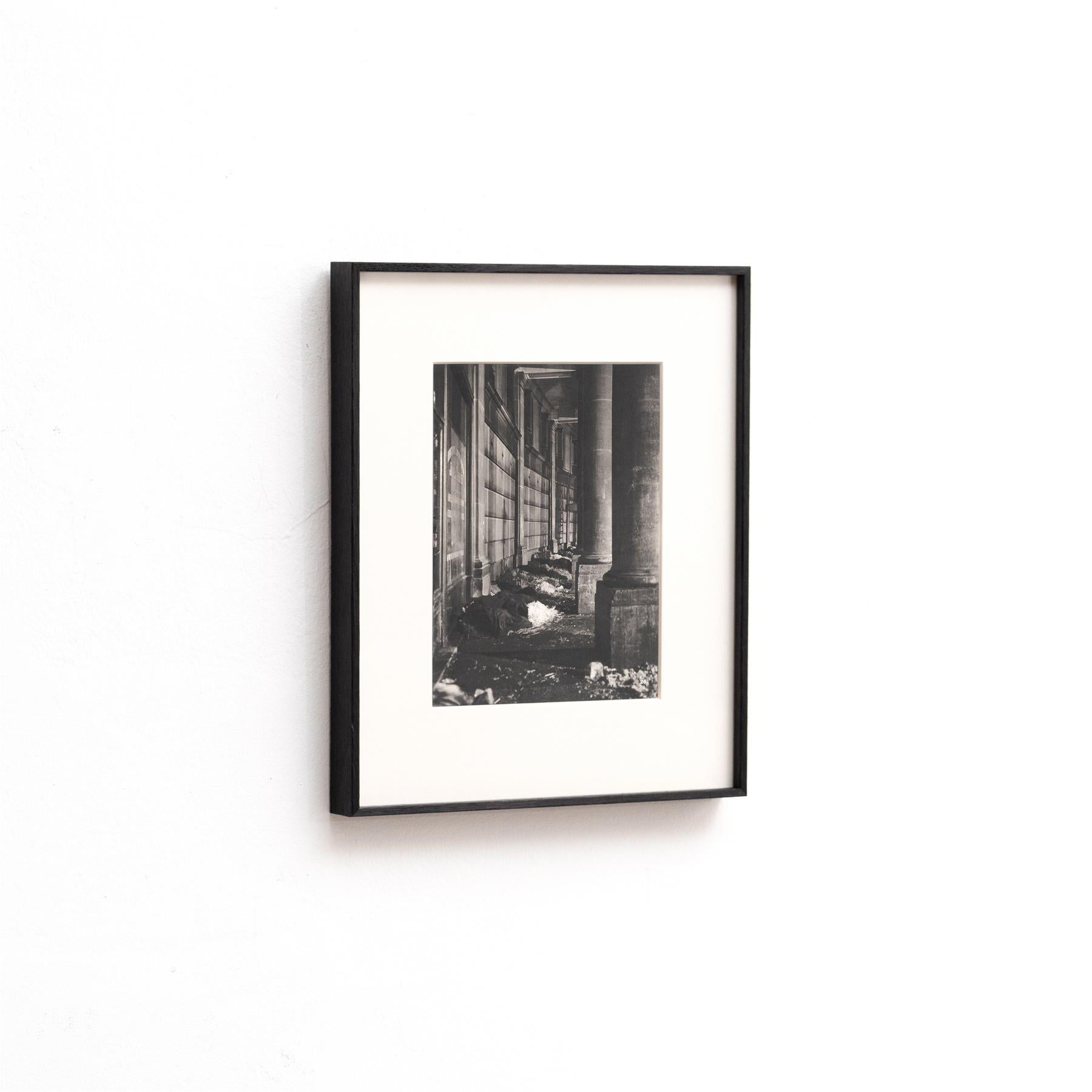 Paris Nocturne : Portrait urbain de Brassai Héliogravure encadrée, vers 1930 Bon état - En vente à Barcelona, Barcelona