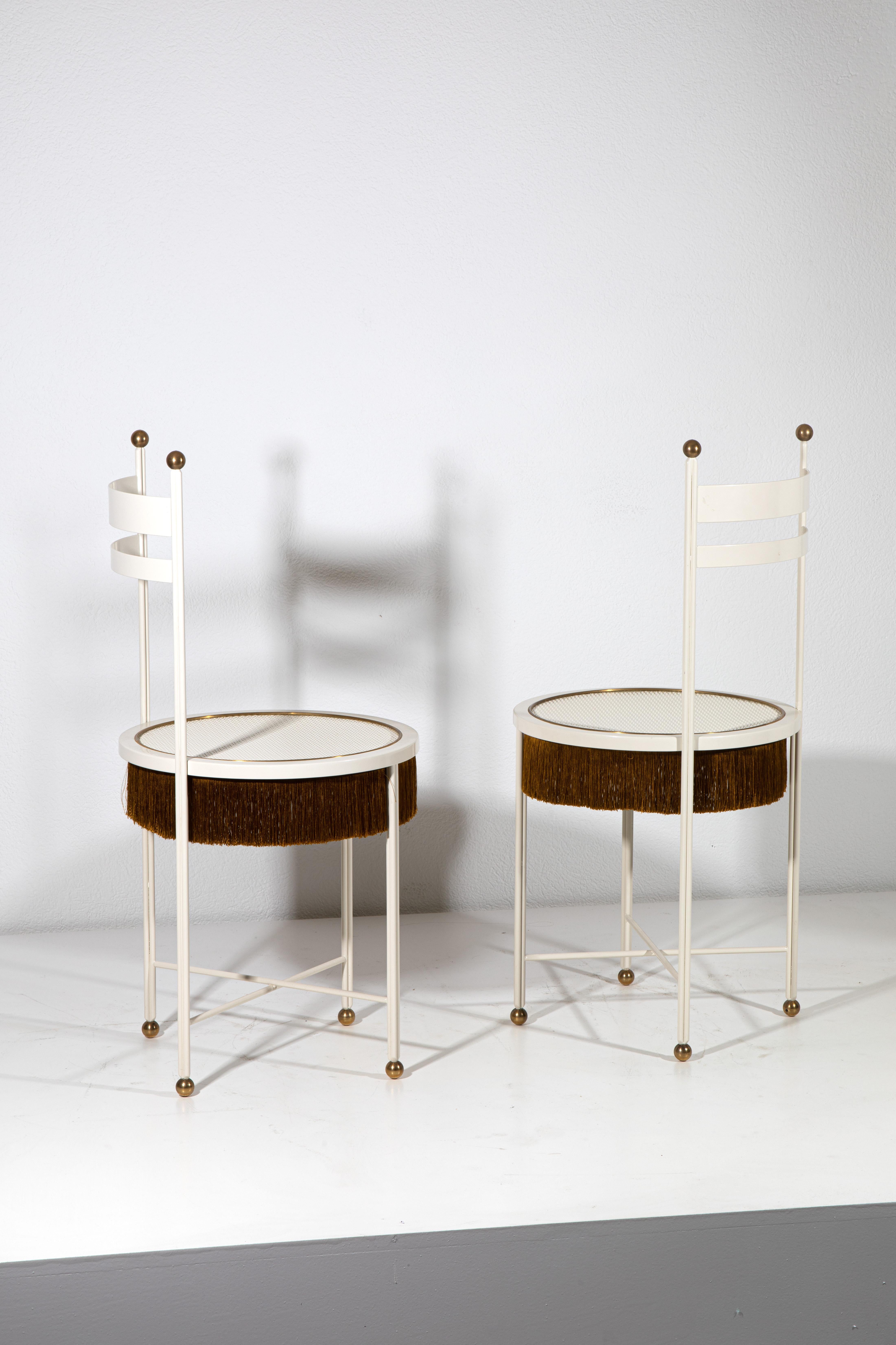Paris of White Chairs with Fringes In Good Condition For Sale In Collonge-Bellerive, GE