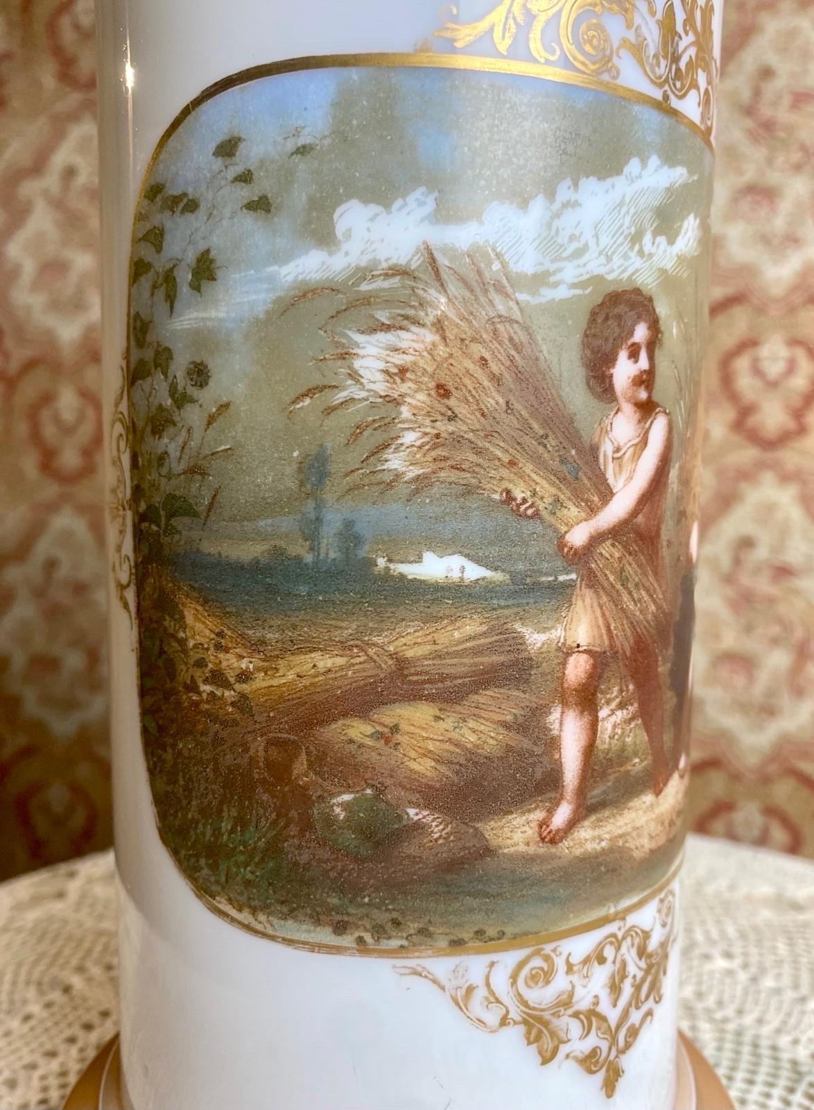XIX secolo Paris Opaline Mantel Vase – France, Late 19th Century in vendita