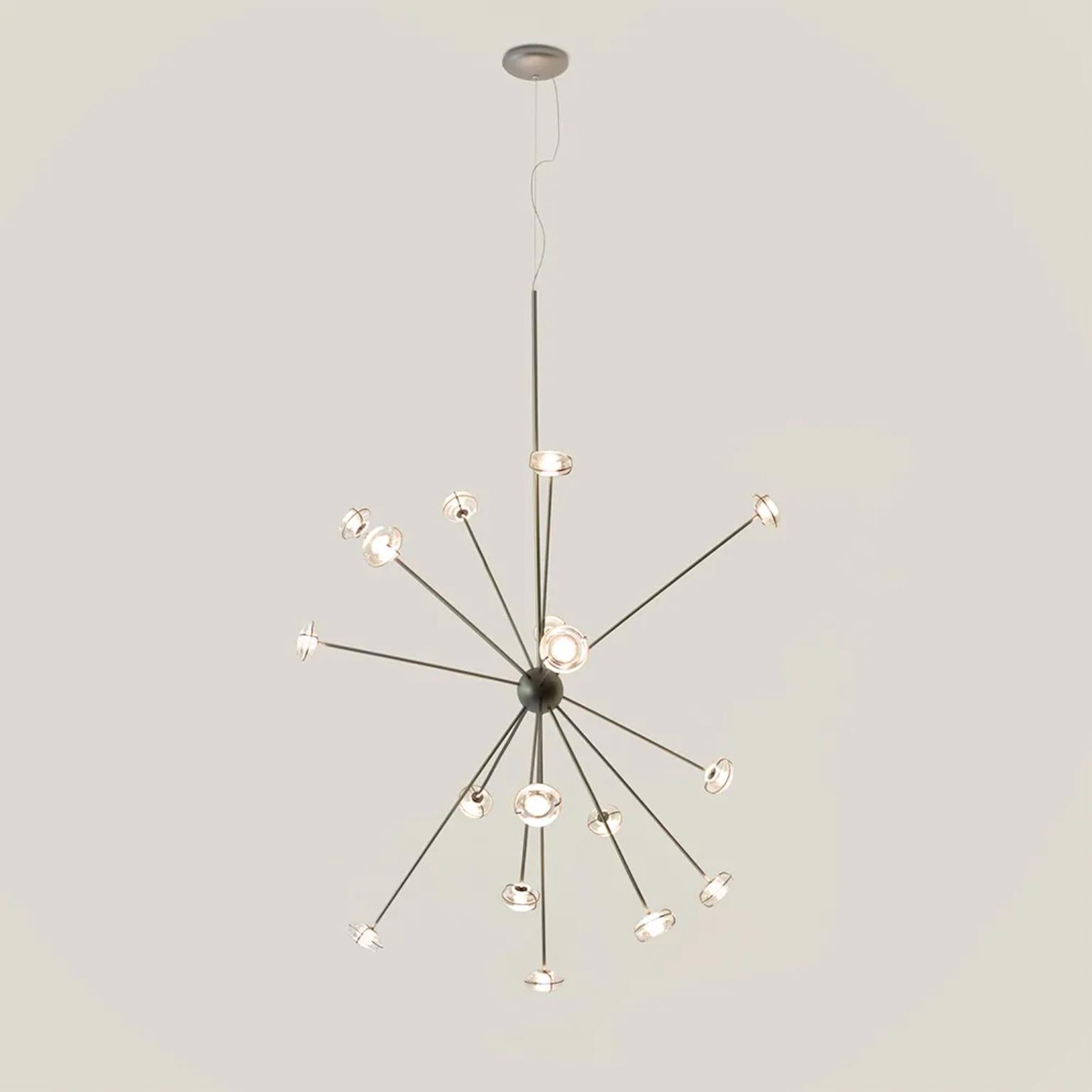 Lampada a sospensione Paris di WJ Luminaire
Dimensioni: Ø 80 x H. 500 cm. 
Materiali: Alluminio e cristallo. 

Disponibile in diverse opzioni di colore dell'alluminio. Le dimensioni possono variare. Contattateci.

Tutte le nostre lampade possono