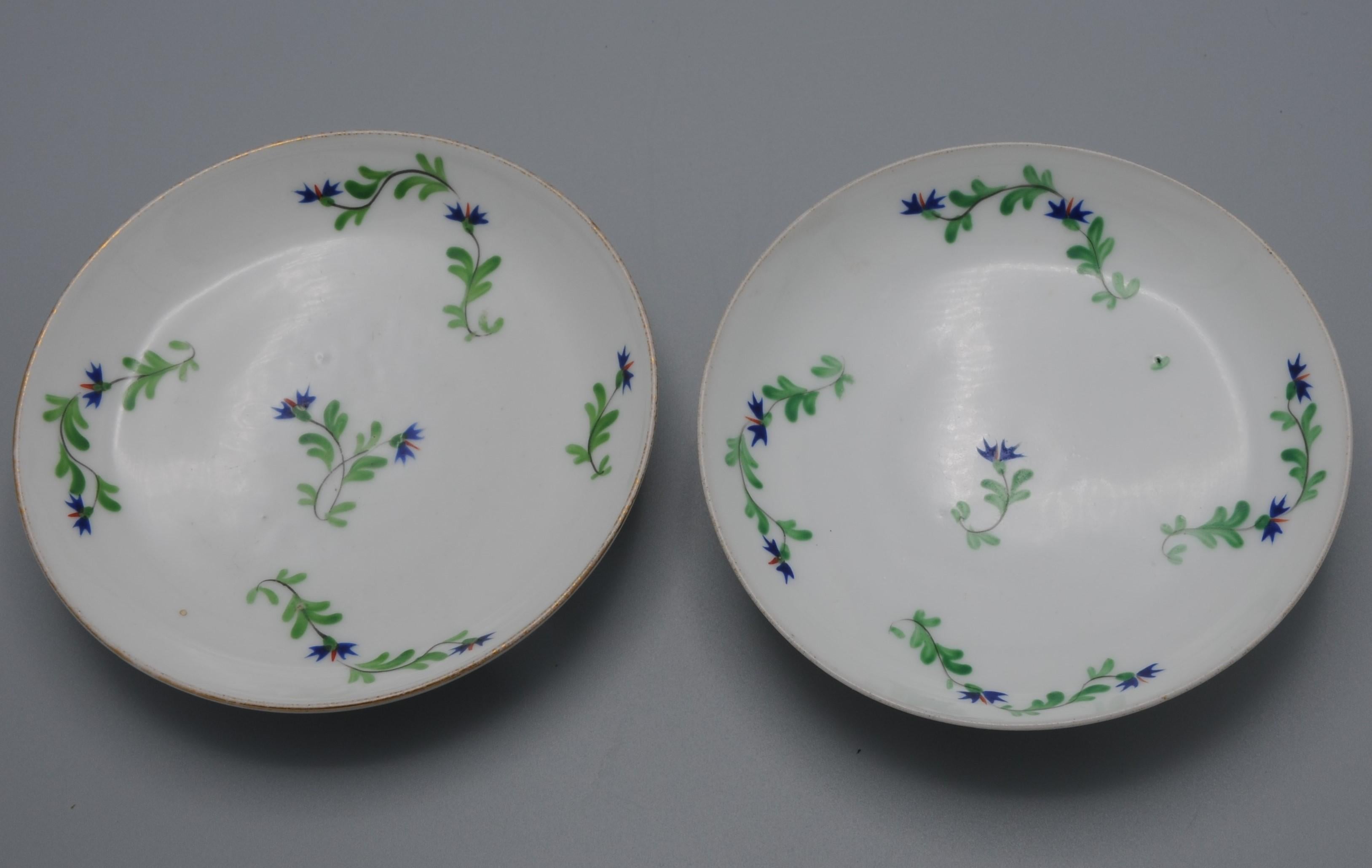 Paris porcelain - 2 cups and saucers, cornflowers decor 'Barbeaux', 18th century For Sale 2