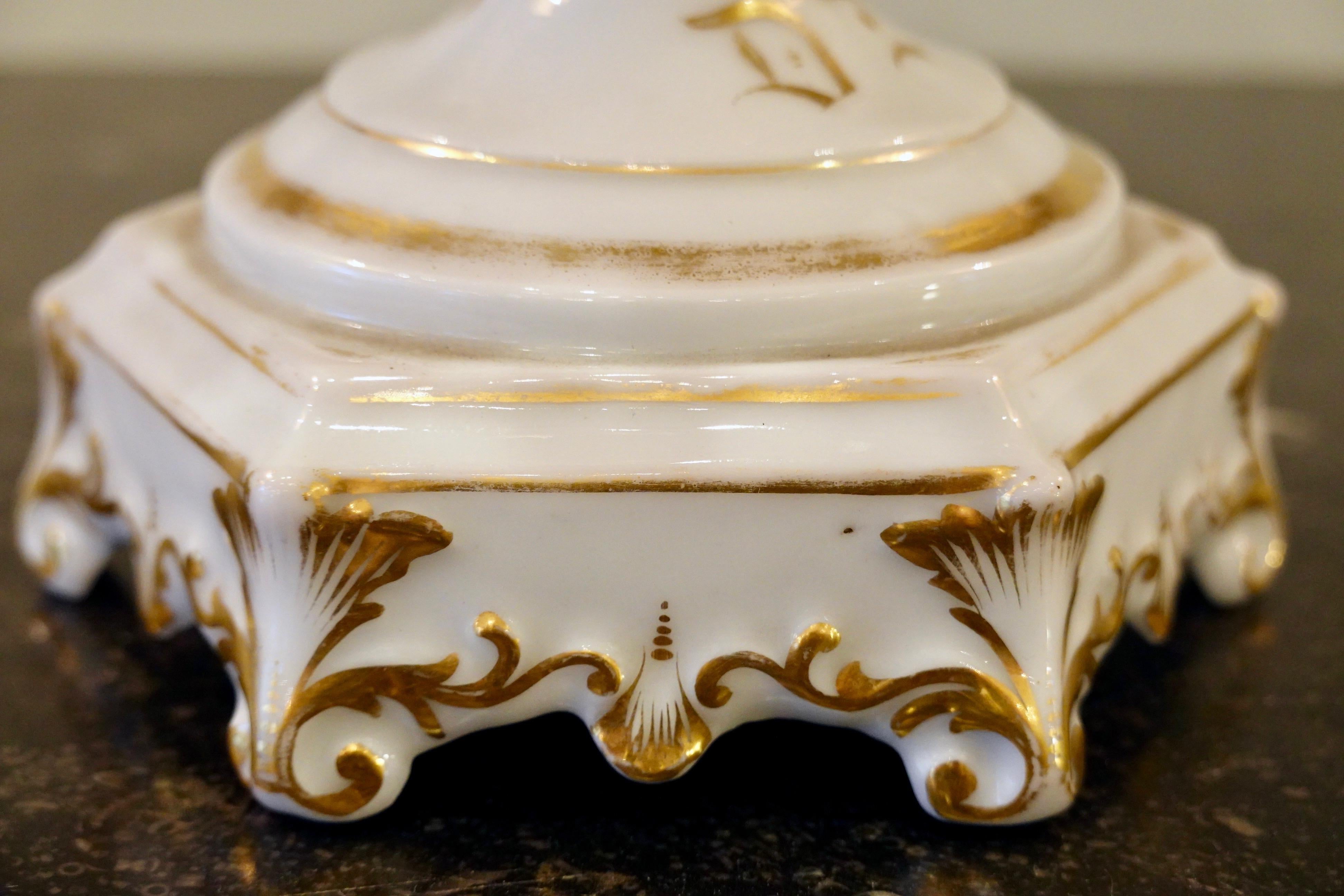 Paris Porcelain and Parcel Gilt Reticulated Compote or Fruit Basket In Good Condition For Sale In Pembroke, MA
