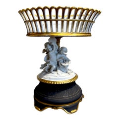 Paris Porcelain centerpiece with putti, 19th Century
