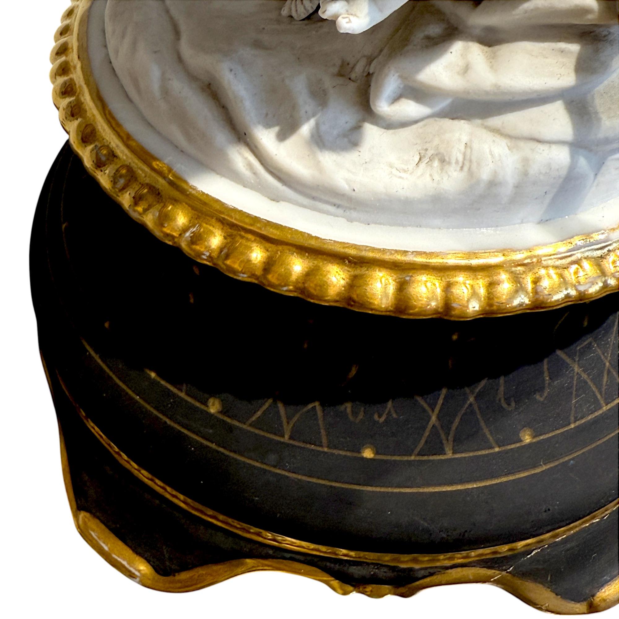 Paris Porcelain Basket Vase, 19th Century In Good Condition For Sale In NICE, FR