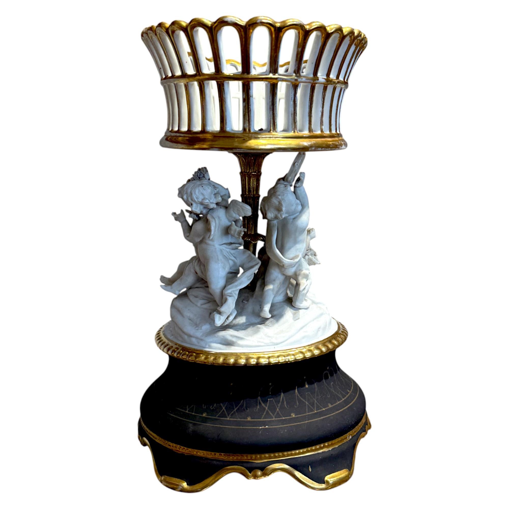 Paris Porcelain Basket Vase, 19th Century For Sale 1