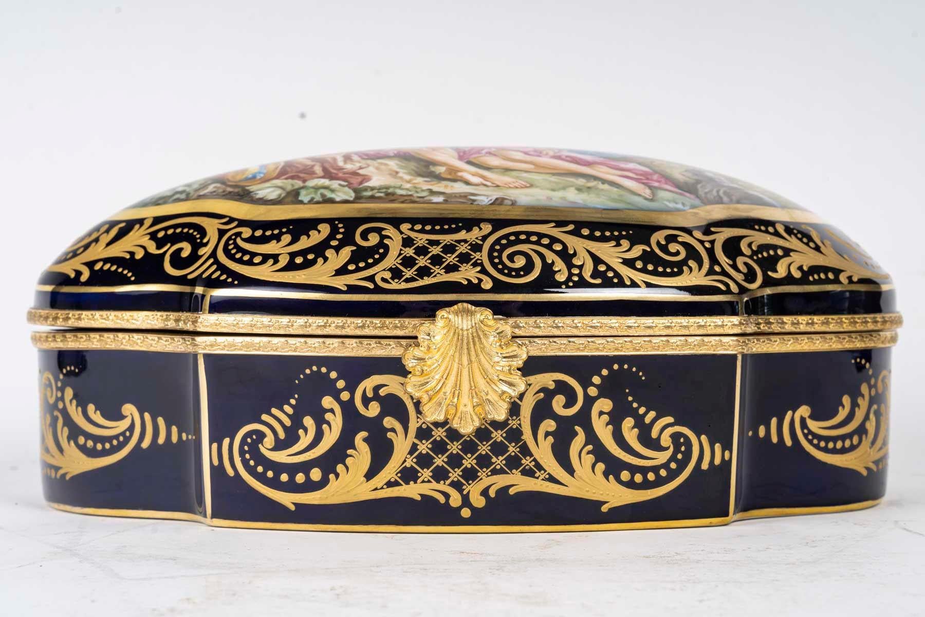 19th Century Paris Porcelain Box, Signed Frogier, Napoleon III Period. For Sale