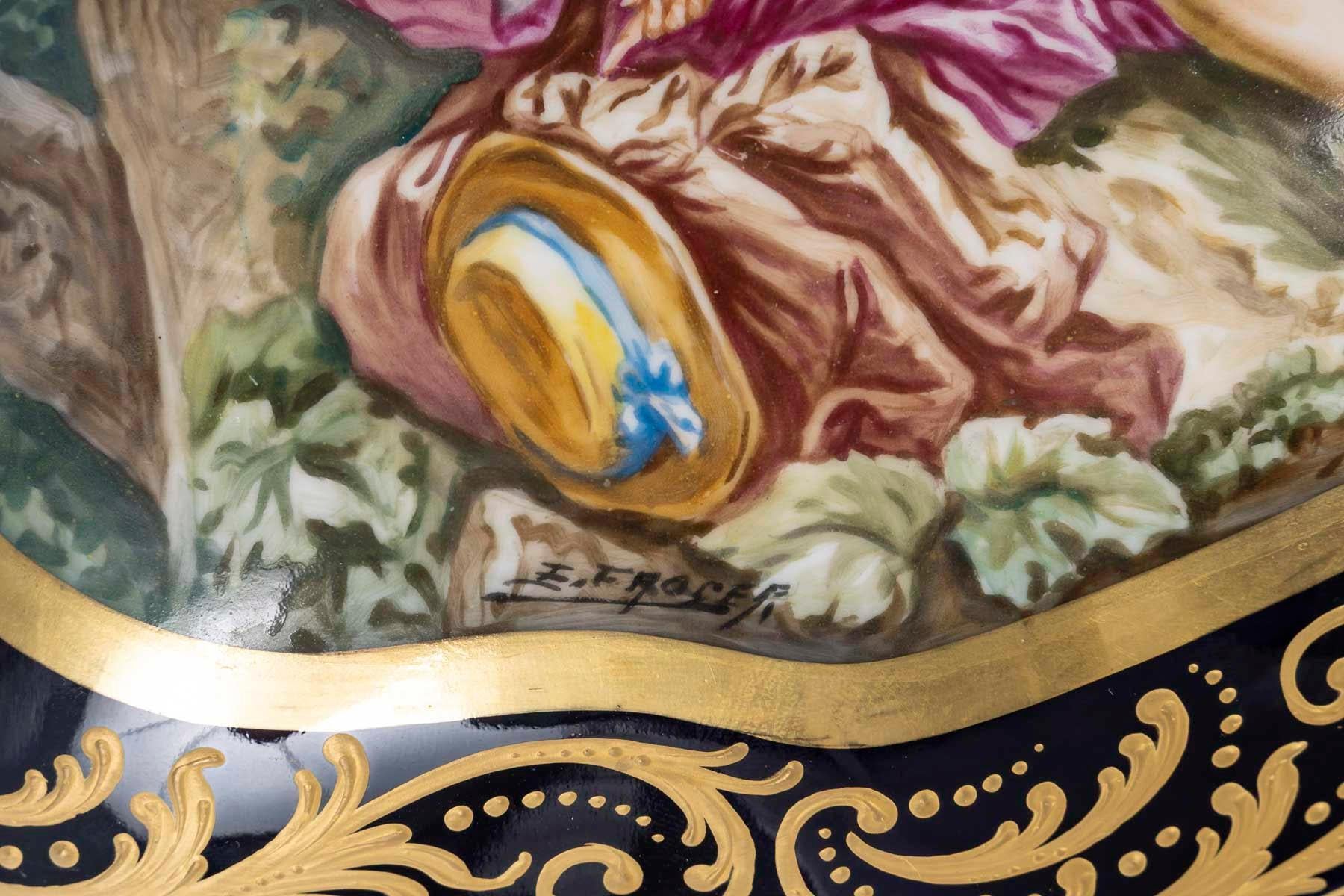Paris Porcelain Box, Signed Frogier, Napoleon III Period. For Sale 4