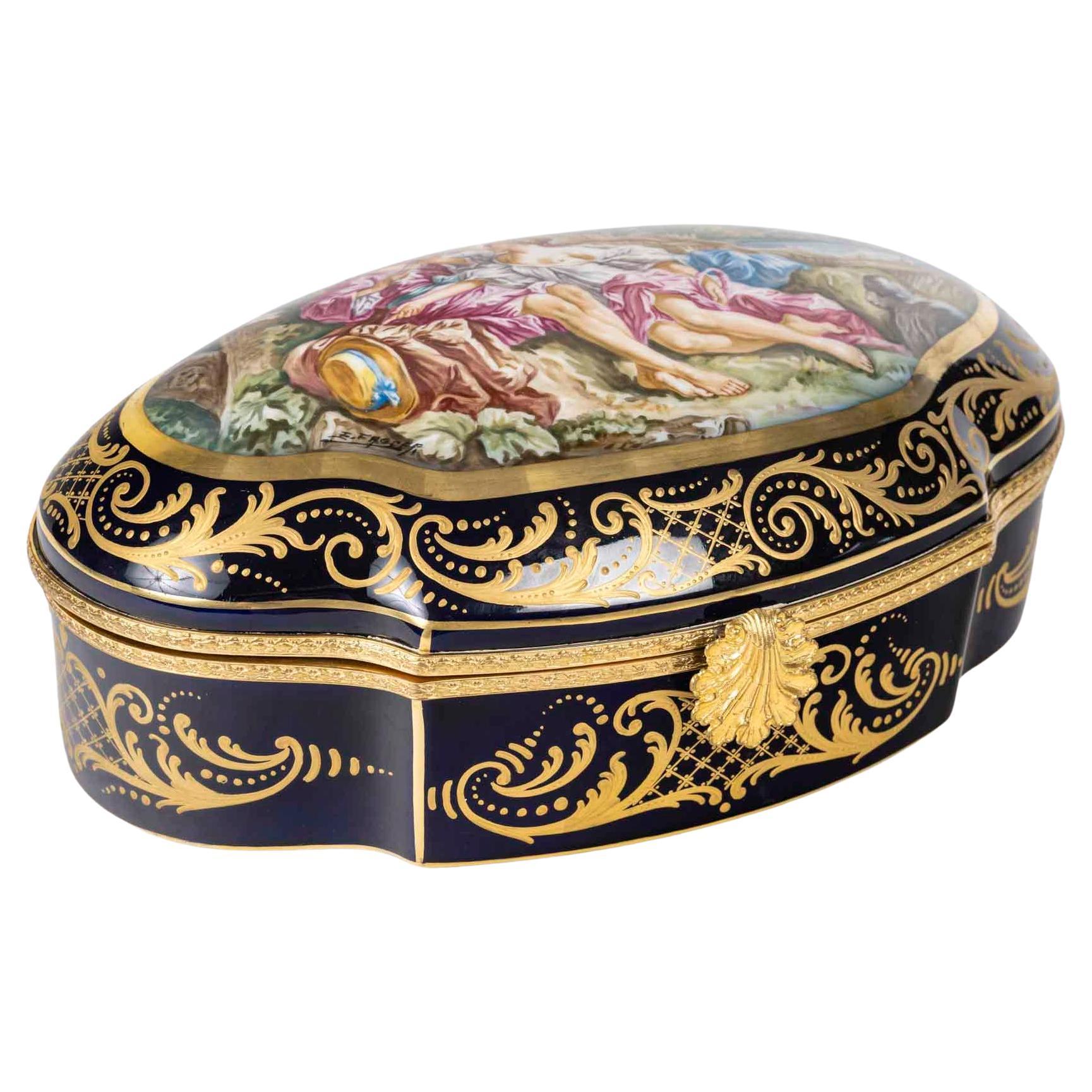 Caja de porcelana de París, firmada Frogier, época Napoleón III.