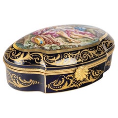 Caja de porcelana de París, firmada Frogier, época Napoleón III.
