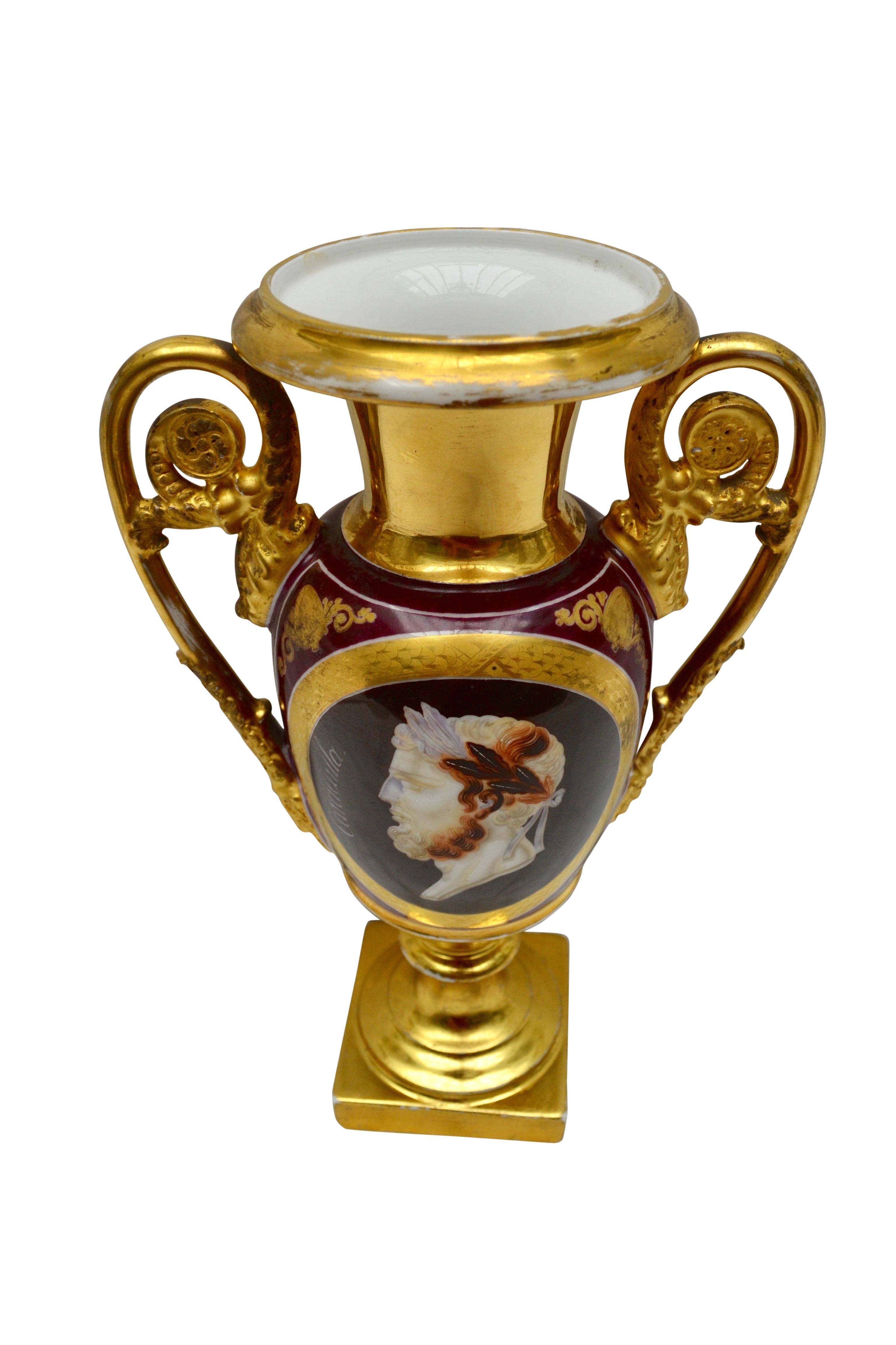 Pariser Porzellan-Kamee-Vase, Nast zugeschrieben (Empire) im Angebot