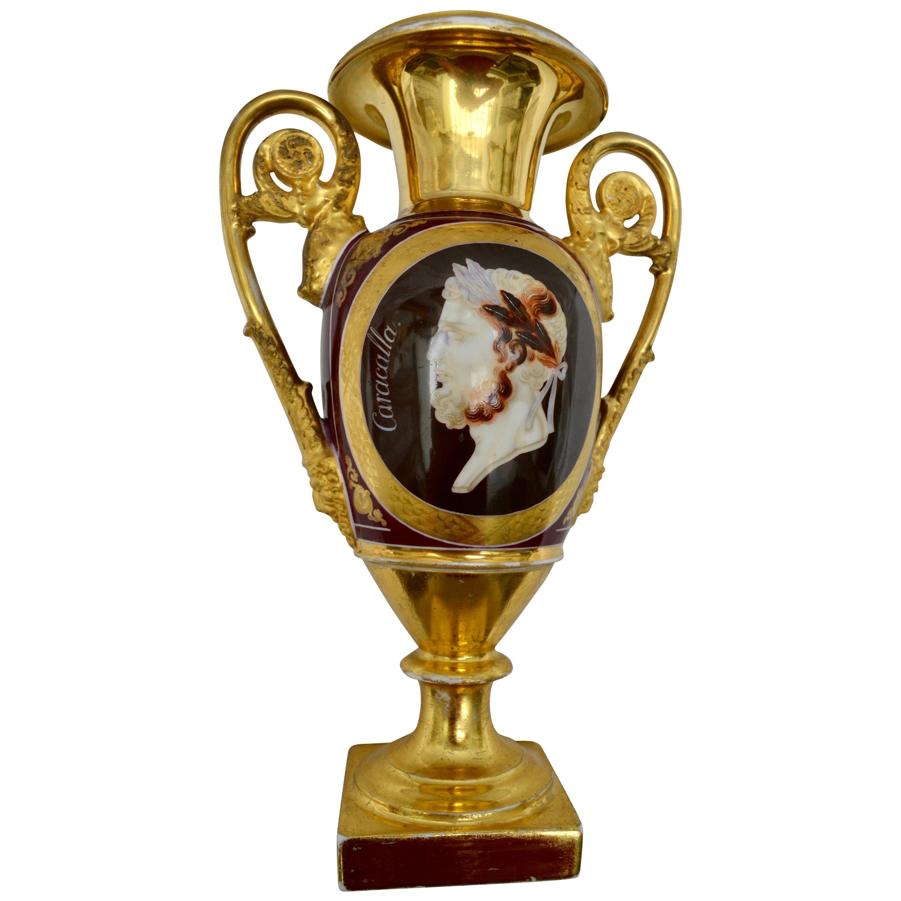 Vase camée en porcelaine de Paris attribué à Nast en vente