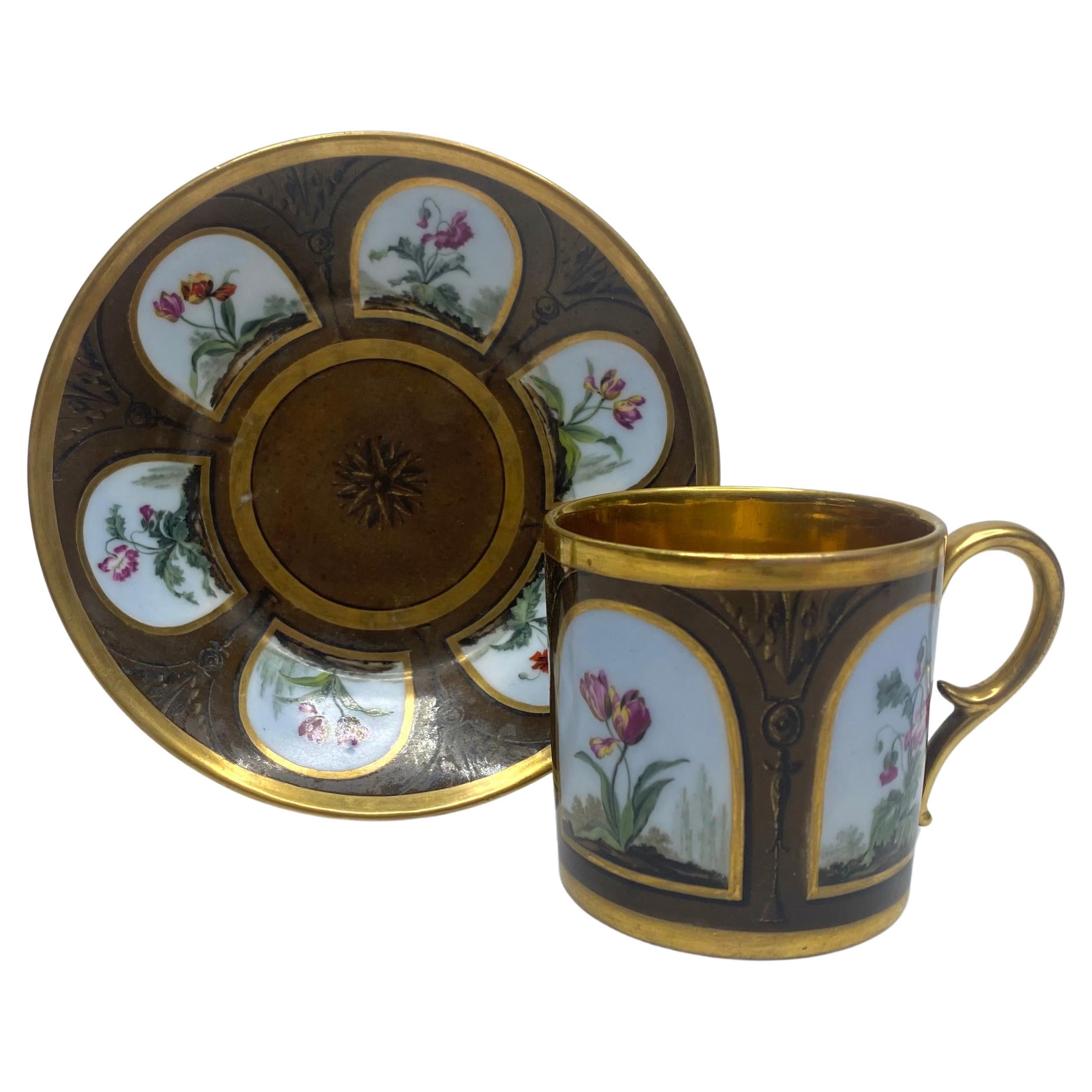 Paris porcelain coffee can & saucer, c. 1810. For Sale
