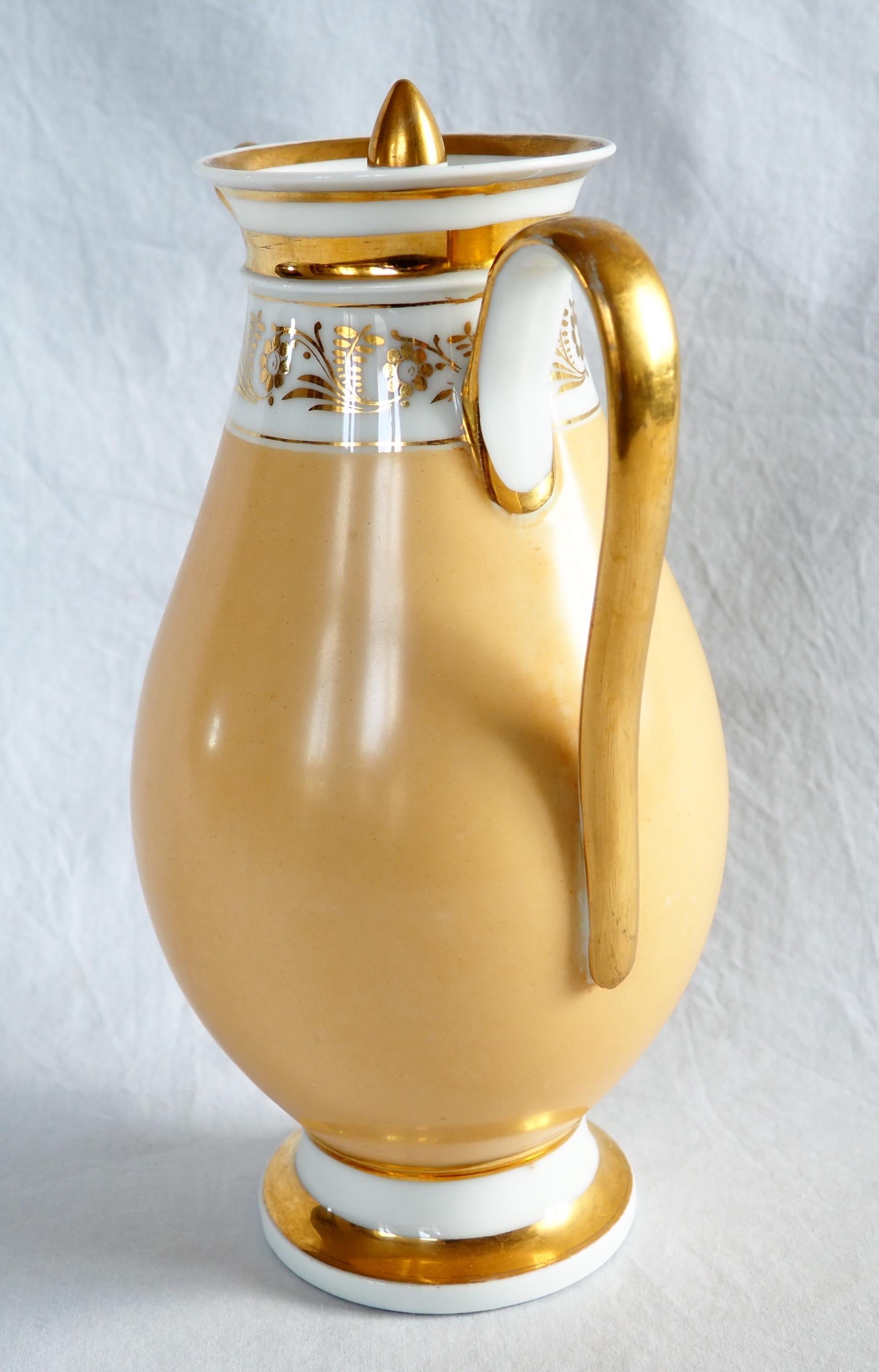 Pariser Porzellan-Kaffeekanne, 19. Jahrhundert, um 1820 im Angebot 4