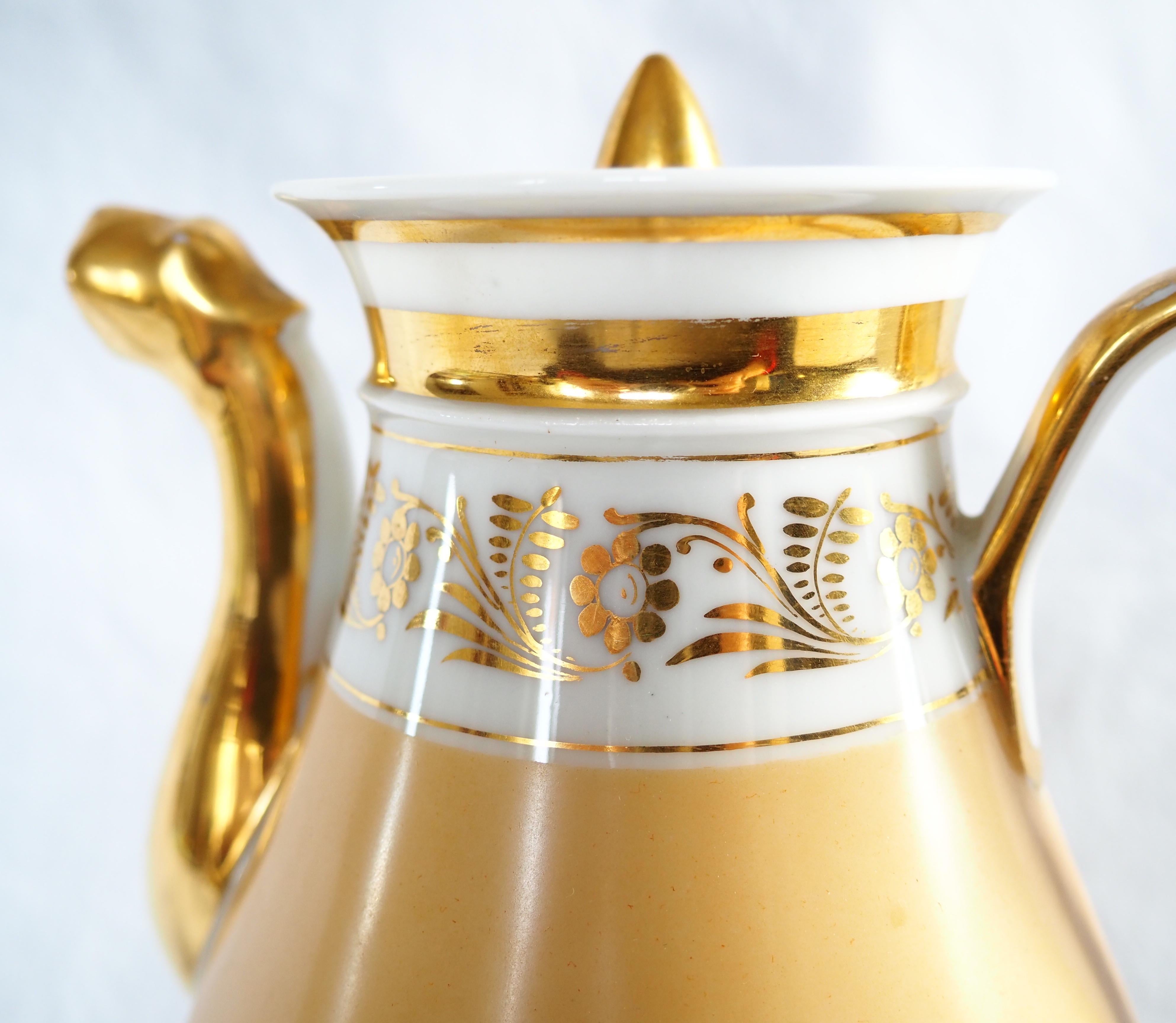Pariser Porzellan-Kaffeekanne, 19. Jahrhundert, um 1820 im Angebot 8