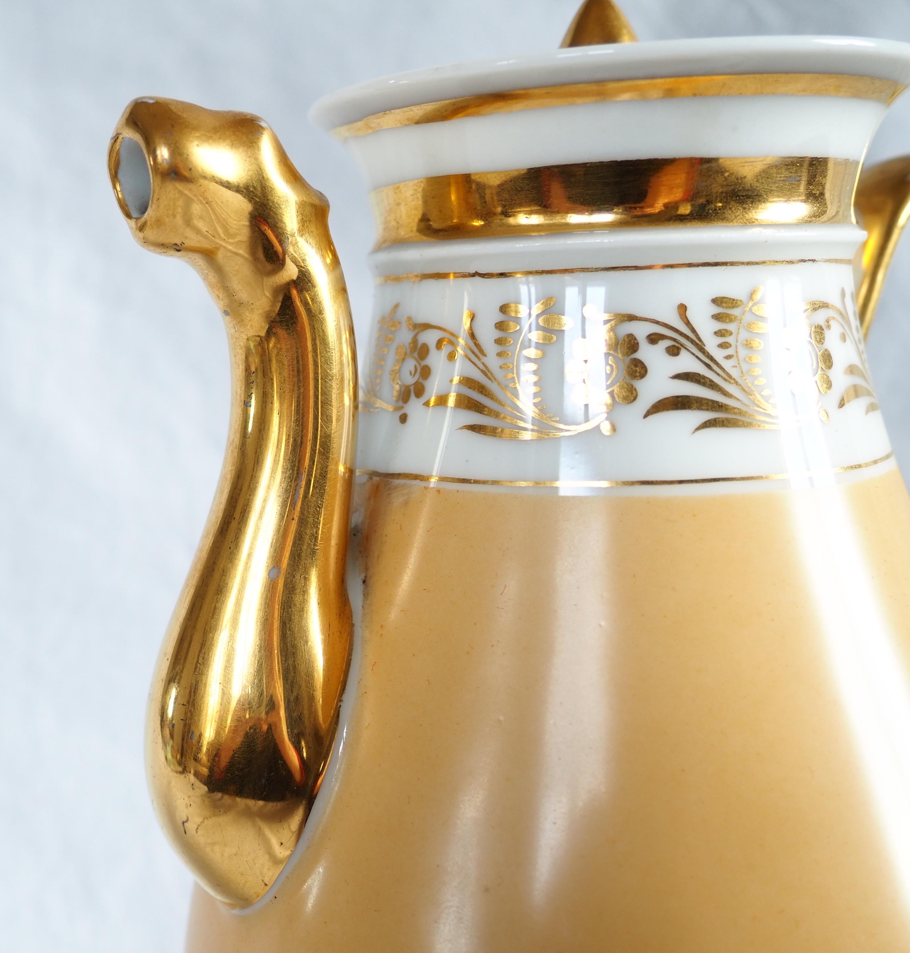 Pariser Porzellan-Kaffeekanne, 19. Jahrhundert, um 1820 im Angebot 9