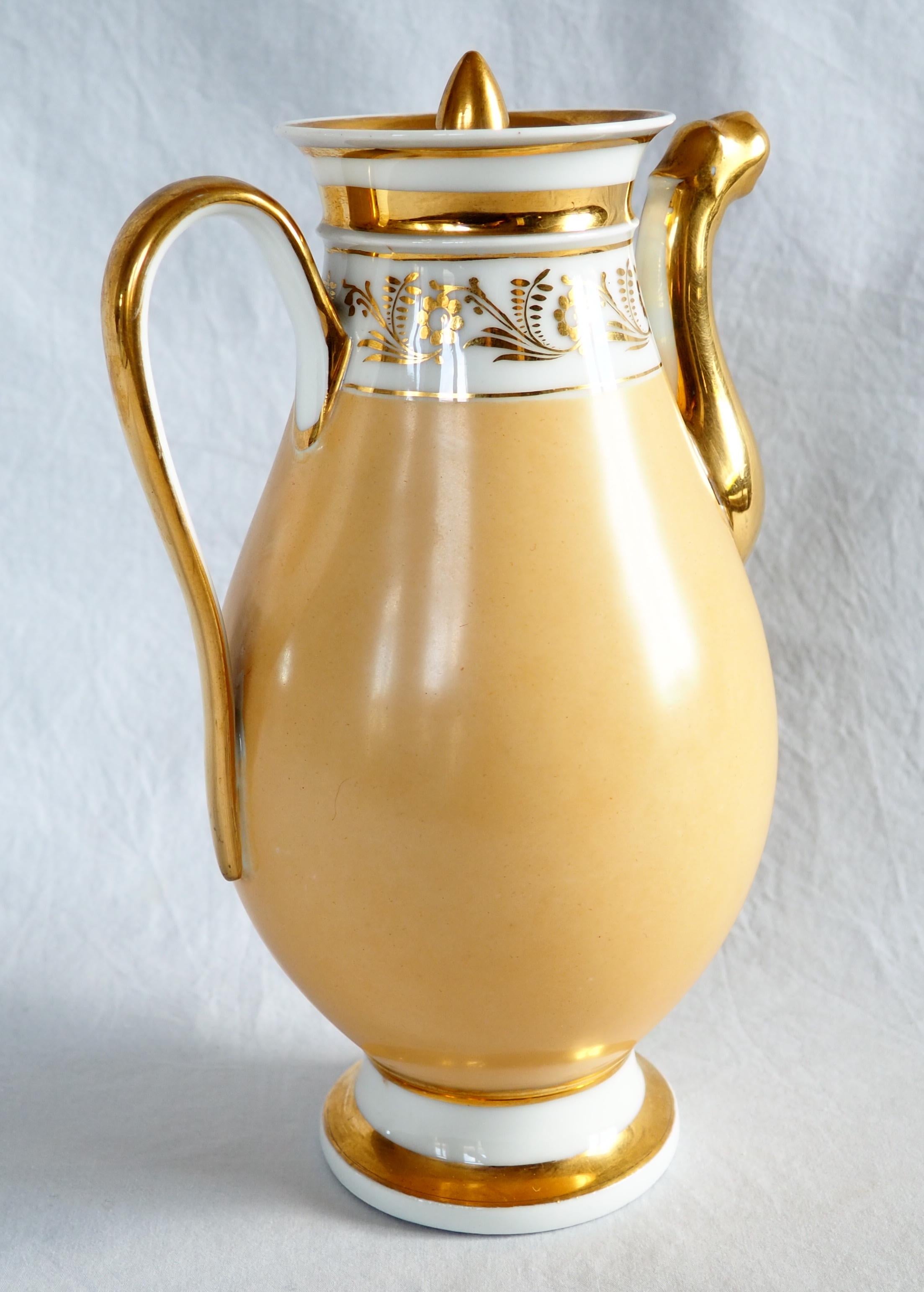 Pariser Porzellan-Kaffeekanne, 19. Jahrhundert, um 1820 im Angebot 2