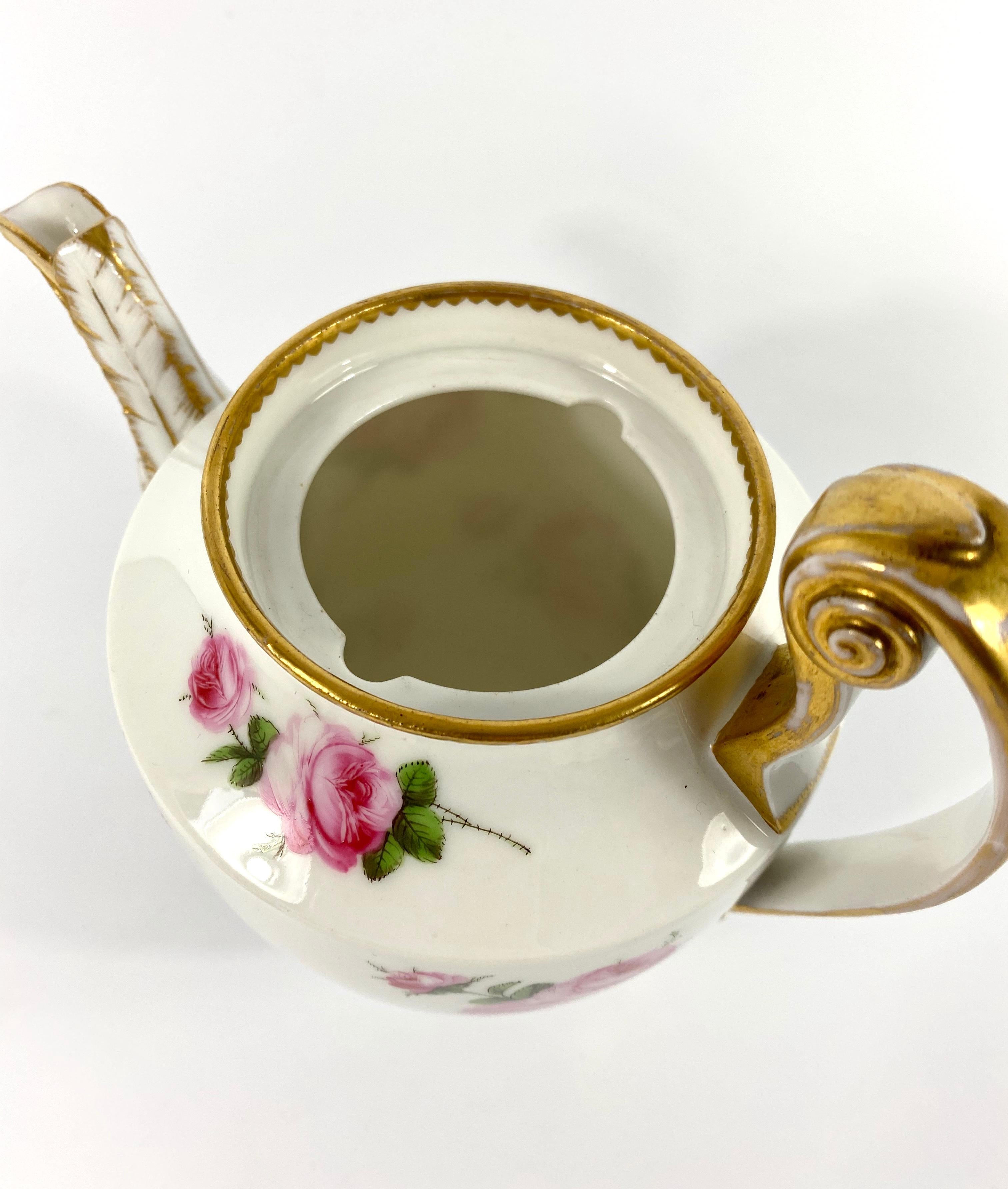 Paris Porcelain Coffee Pot, Roses, circa 1820 5