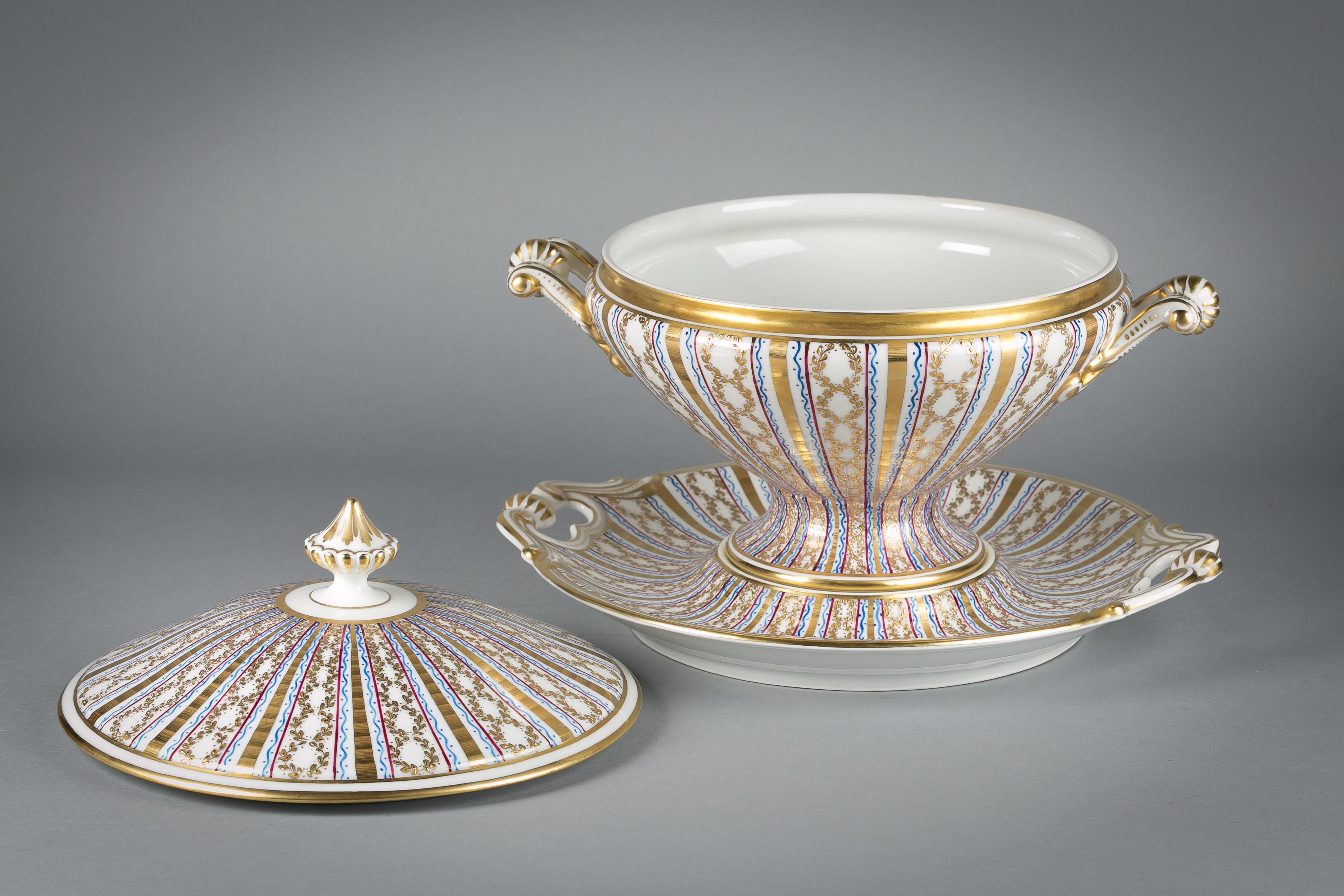 Paris porcelain covered tureen on stand, Le Tallec, dated 1959. Made for Tiffany & Co.